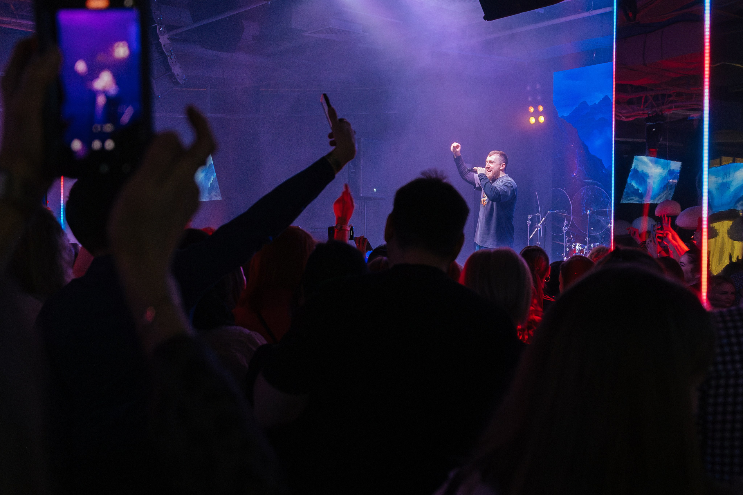 Султан Лагучев в Красноярске 05.03.2026. Фотограф Красноярск съемки лавстори, фотосессия в студии, портретная съемка, творческие фотосессии