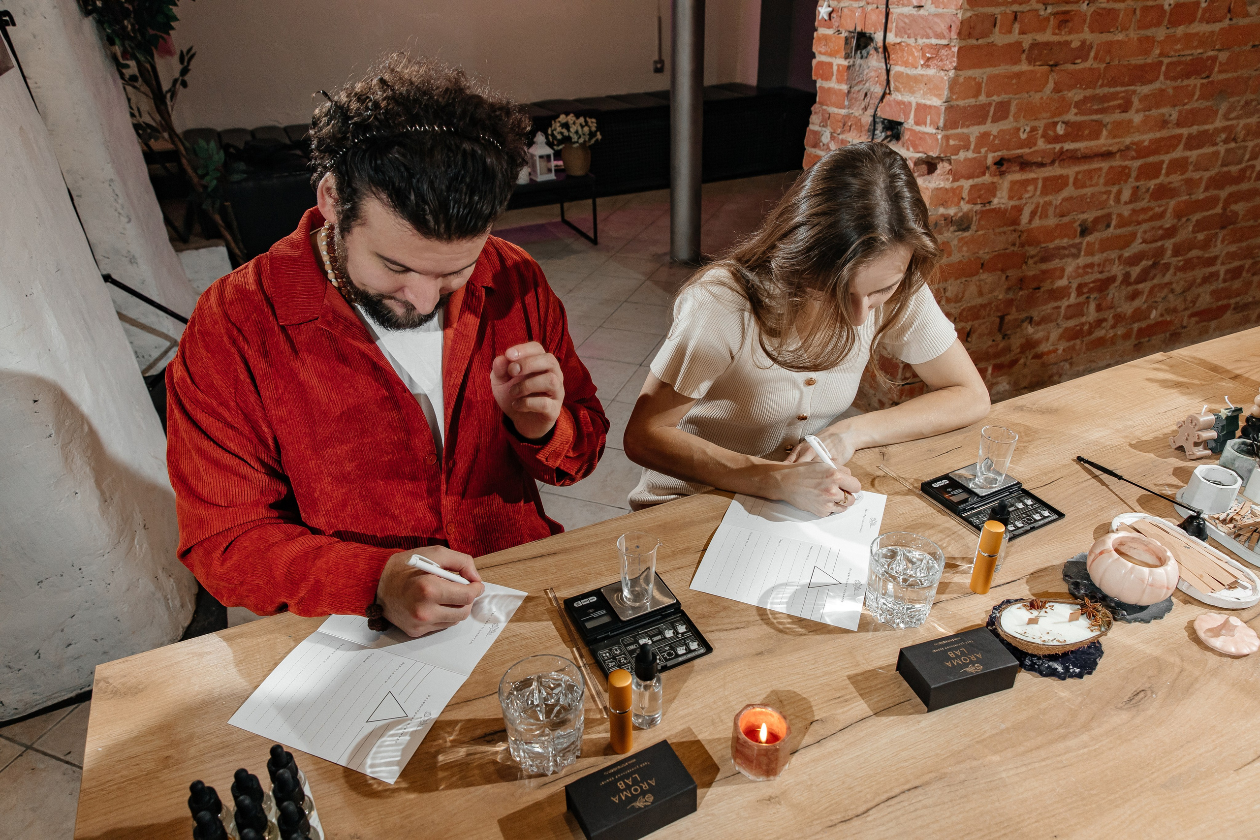 Парфюмерное свидание Султана и Василисы — ароматный роман с AROMALAGE