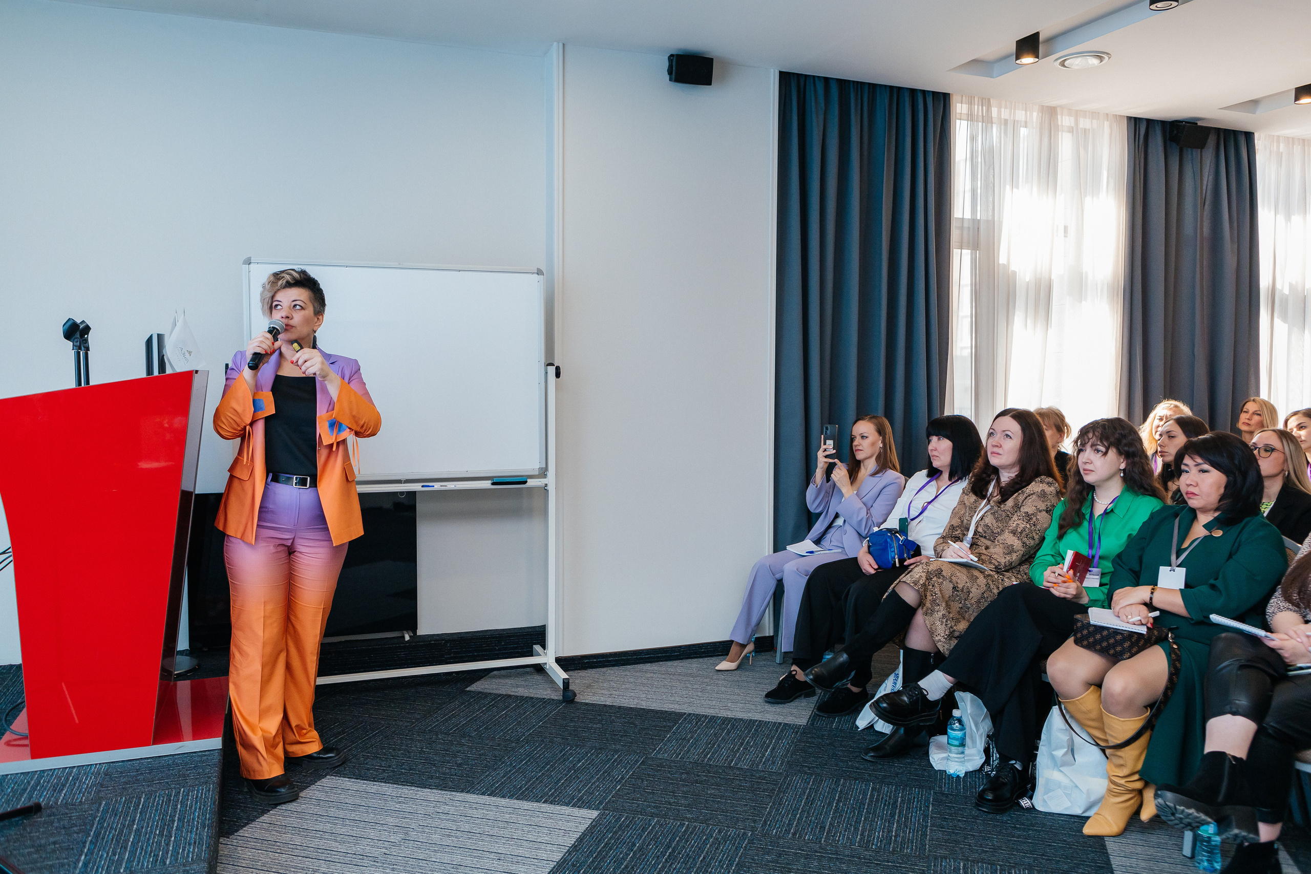 Первая большая конференция по маркетингу и продажам. Контент-фотограф в Абакане Наталья Нагибина