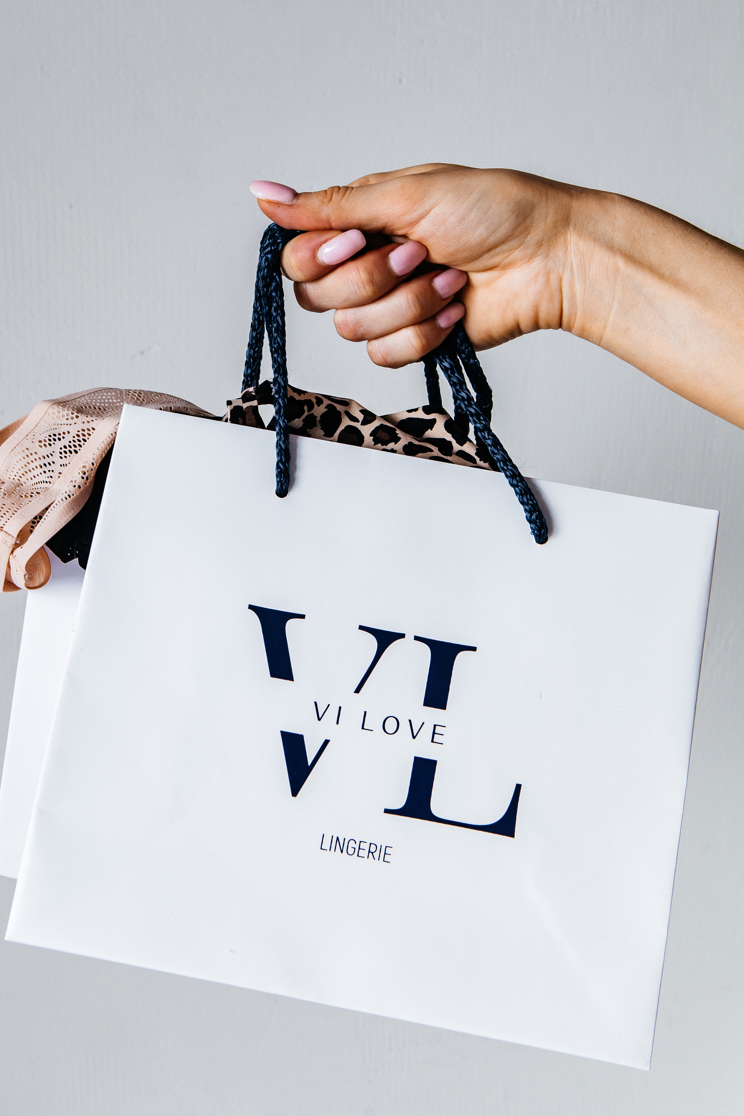 Контент-съёмка для магазина нижнего белья ViLove. Контент-фотограф в Абакане Наталья Нагибина