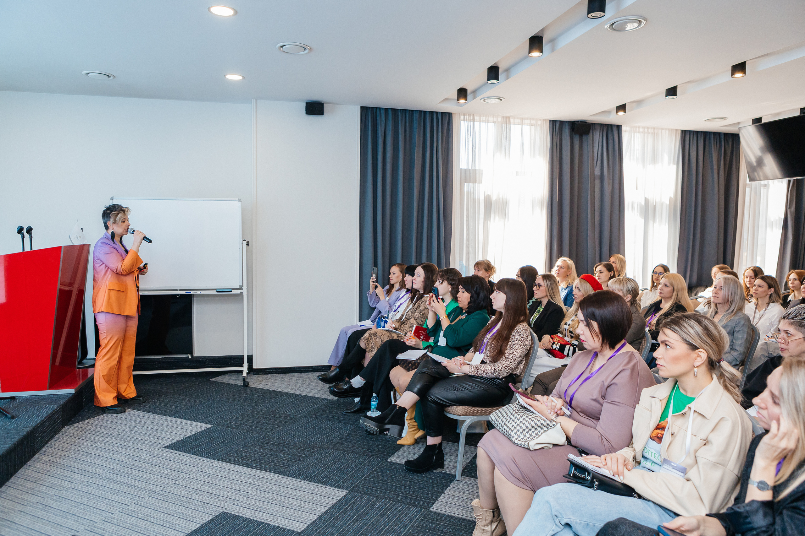 Первая большая конференция по маркетингу и продажам. Контент-фотограф в Абакане Наталья Нагибина