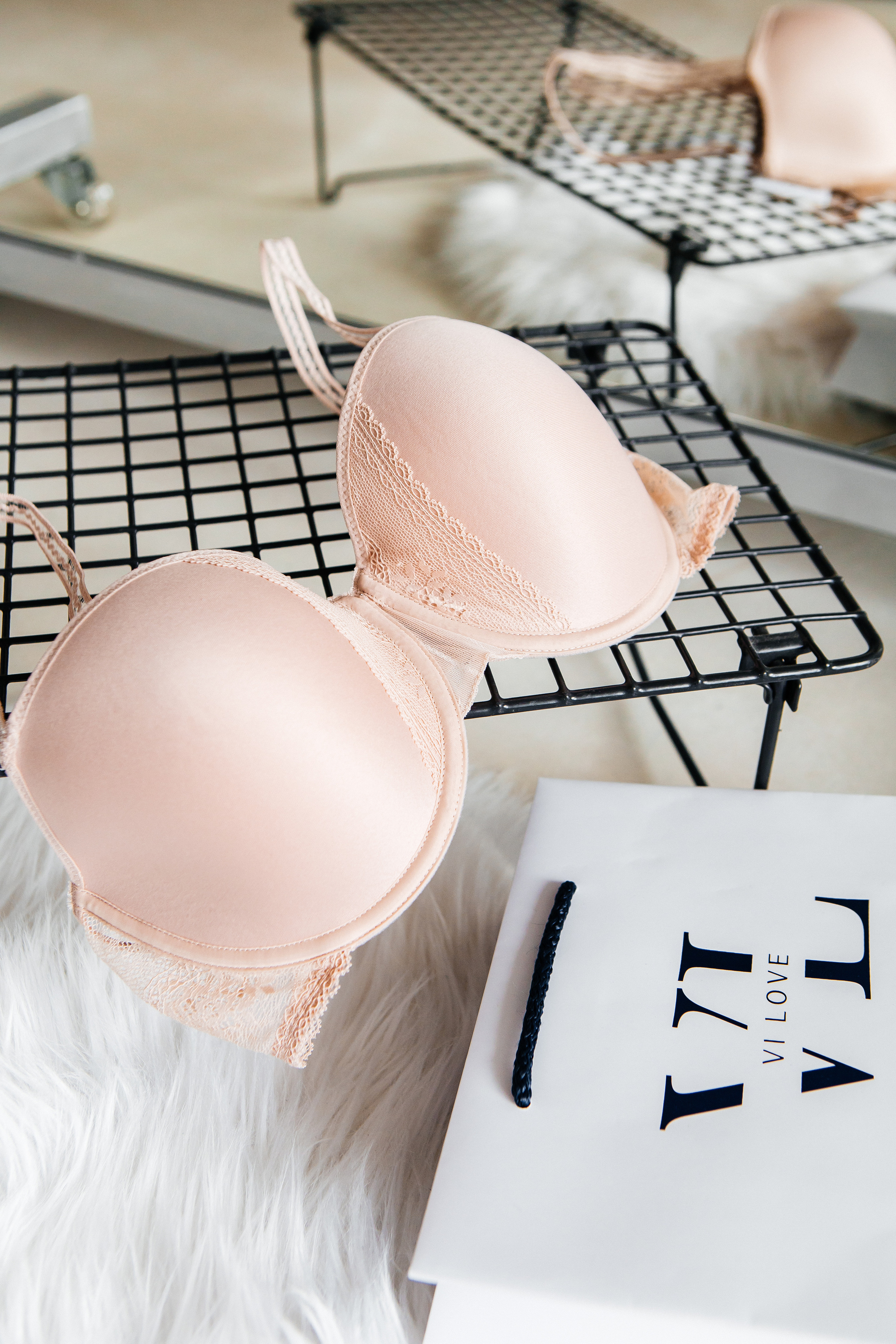 Контент-съёмка для магазина нижнего белья ViLove. Контент-фотограф в Абакане Наталья Нагибина
