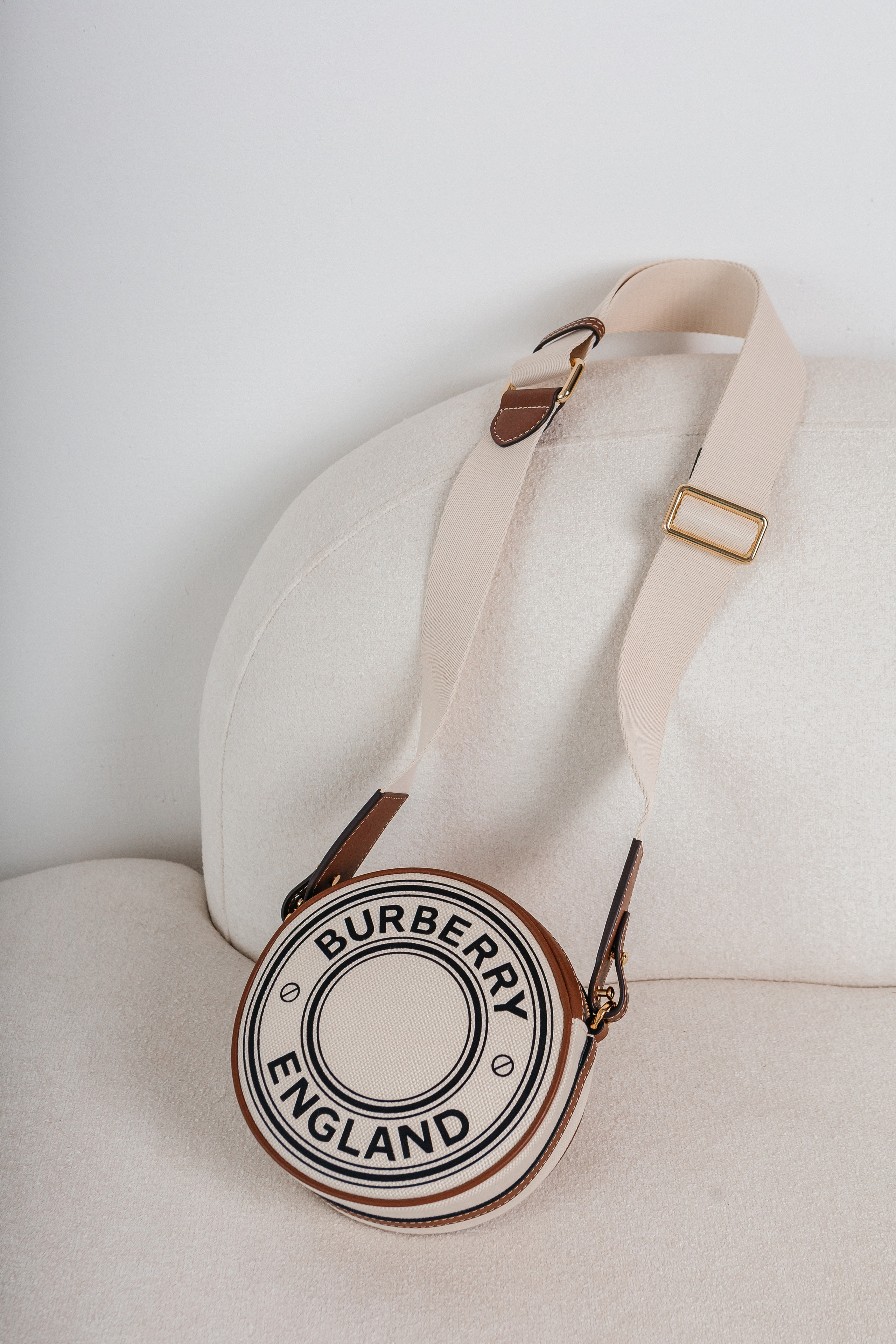 Контент-съёмка для магазина Fashion House. Контент-фотограф в Абакане Наталья Нагибина