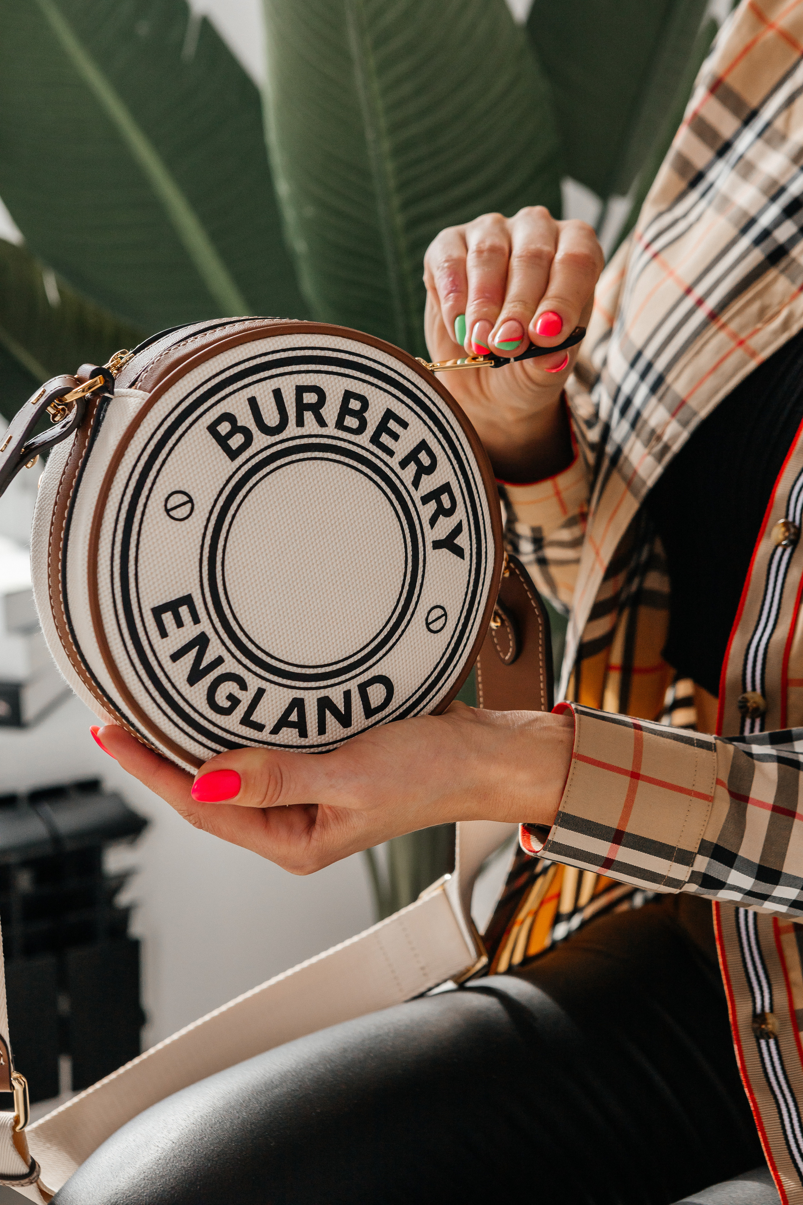 Контент-съёмка для магазина Fashion House. Контент-фотограф в Абакане Наталья Нагибина