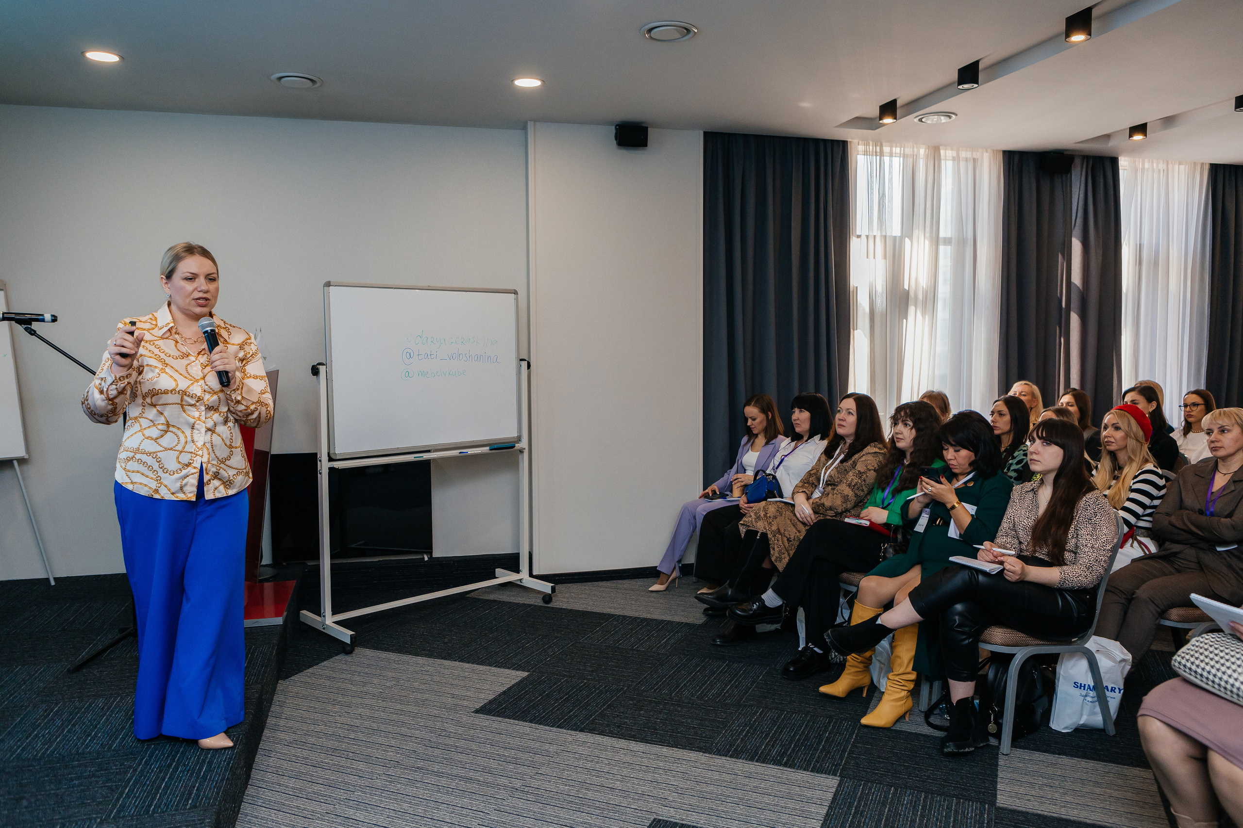 Первая большая конференция по маркетингу и продажам. Контент-фотограф в Абакане Наталья Нагибина