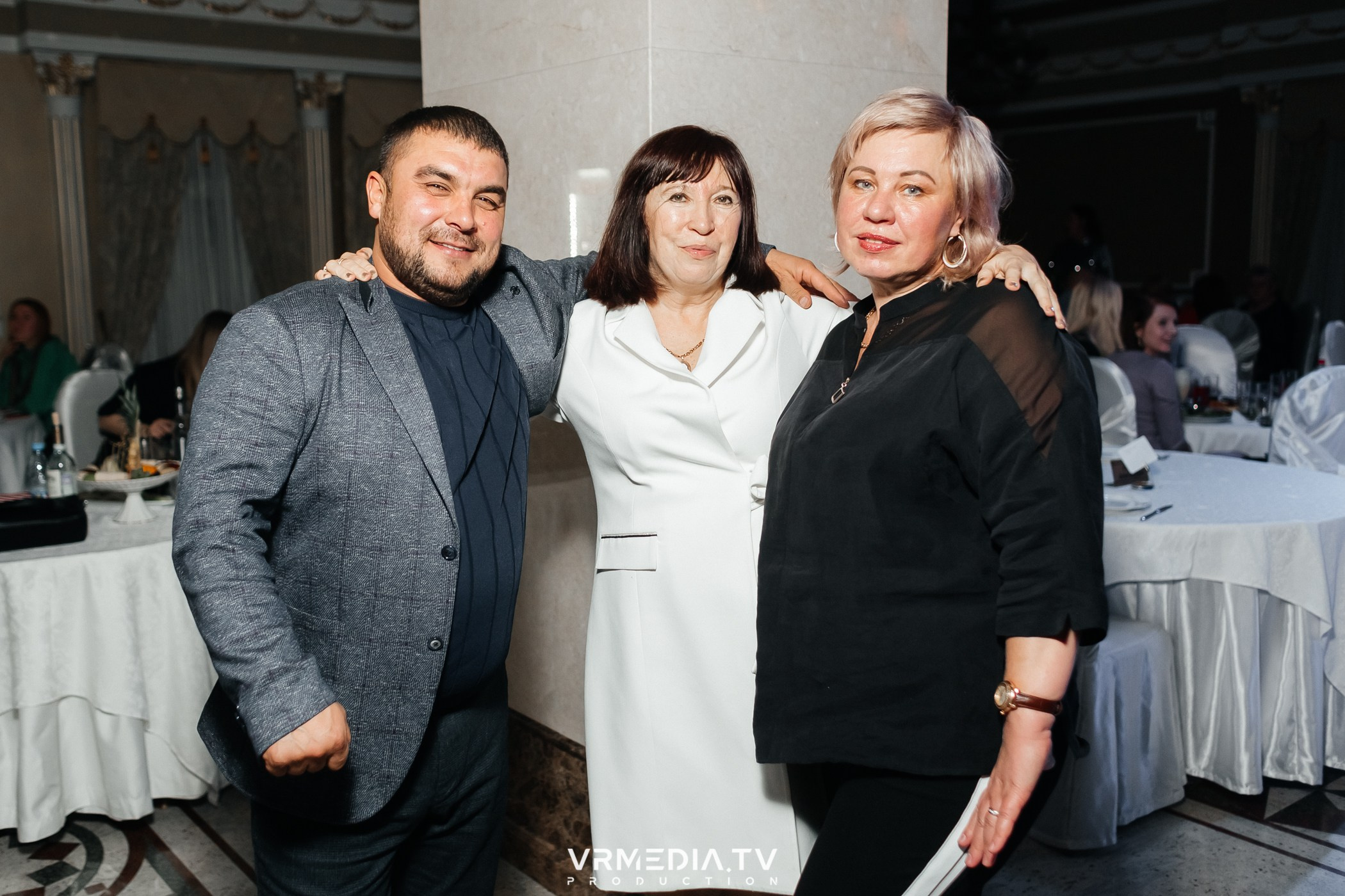 ПЯТНИЦА ДЛЯ ДРУЗЕЙ в ресторане «Империя»