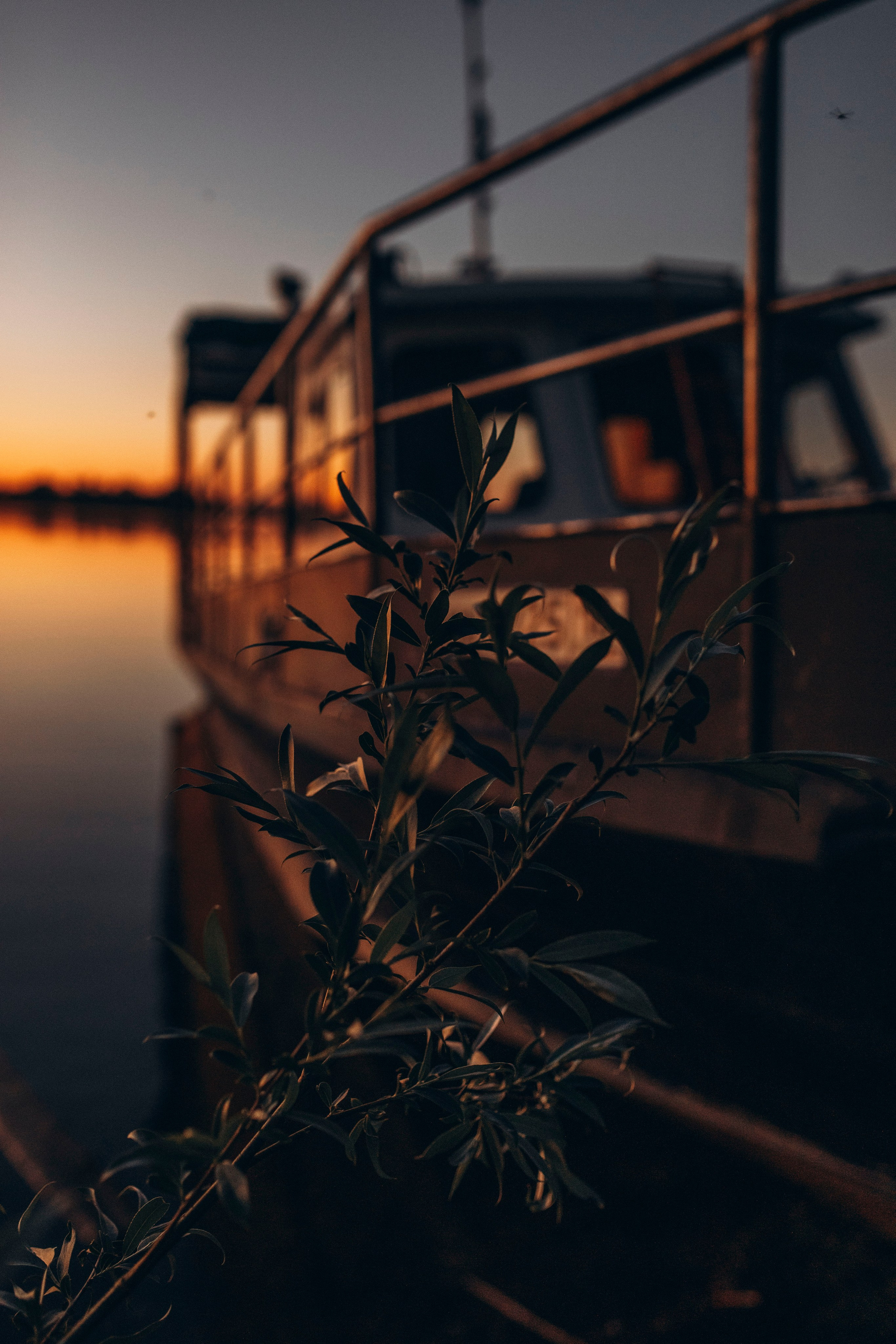 Тайны старого катера…. Фотограф Юлия Хакимова / Казань/ Чистополь