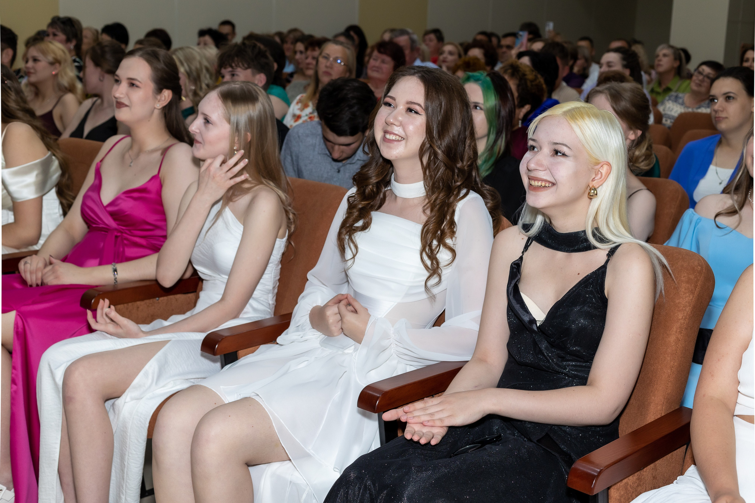 Вручение аттестата 2025. Выпускные альбомы Майкоп, Краснодар Елена Золотарева