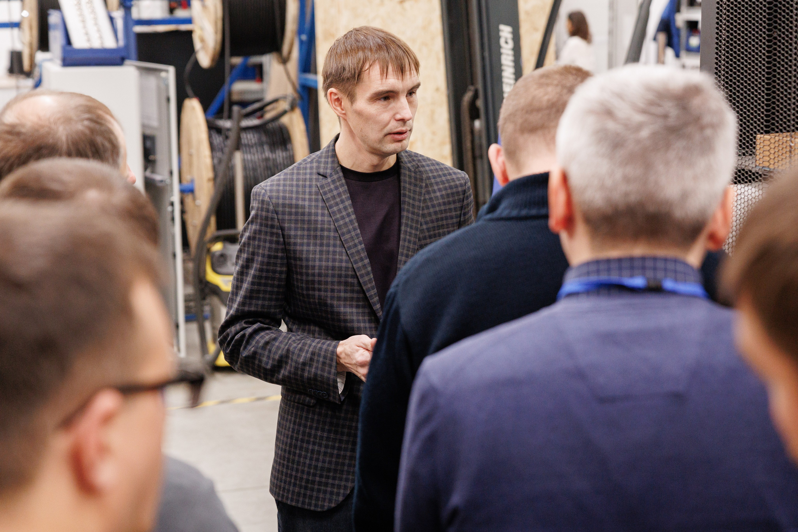 Вольтаг — Экскурсия по производству. Контент для бизнеса в Екатеринбурге Полдень Медиа