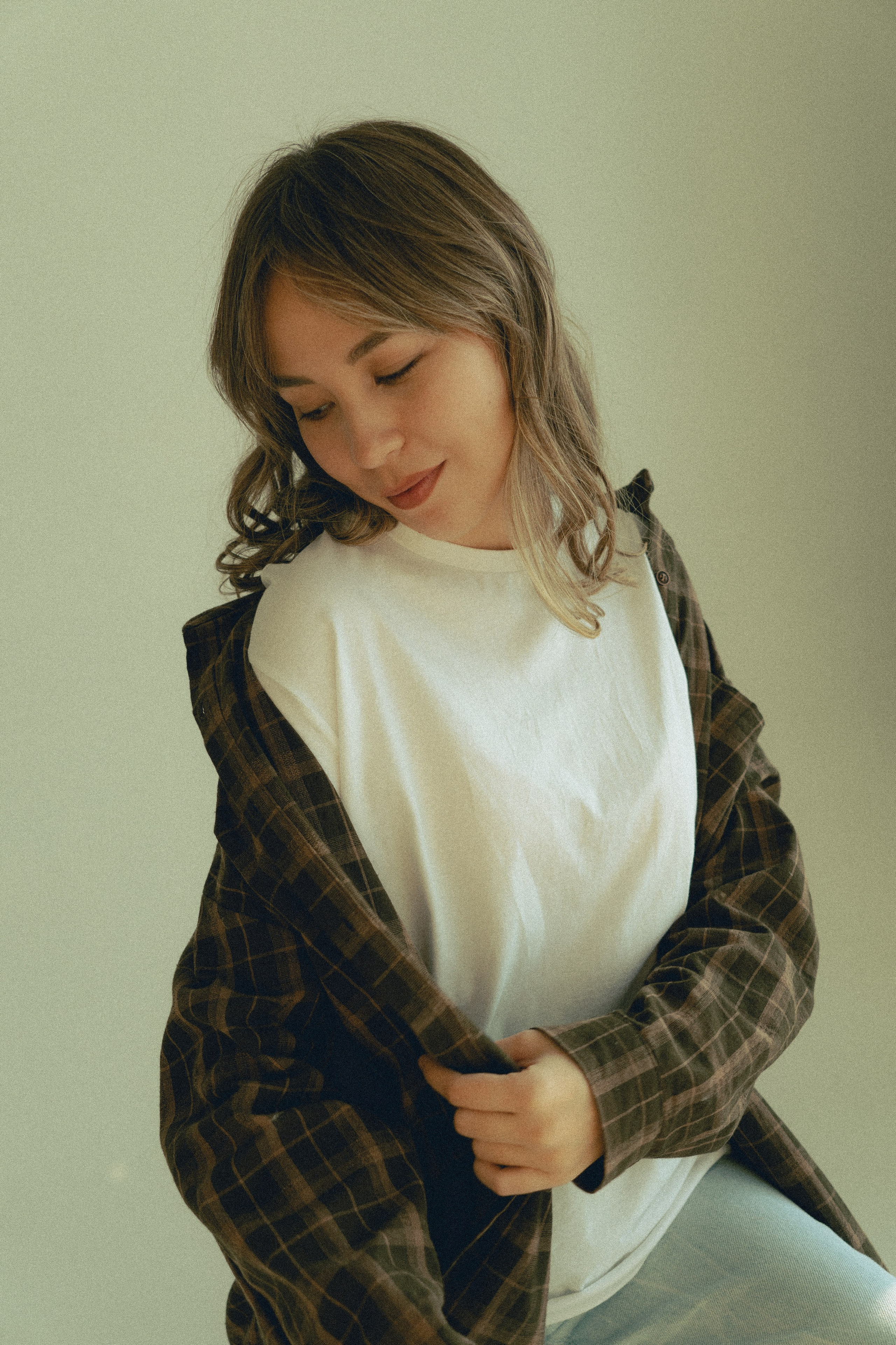 Женский портрет в студии — естественный и искусственный свет. Фотограф в Хабаровске Дмитрий Лемешков