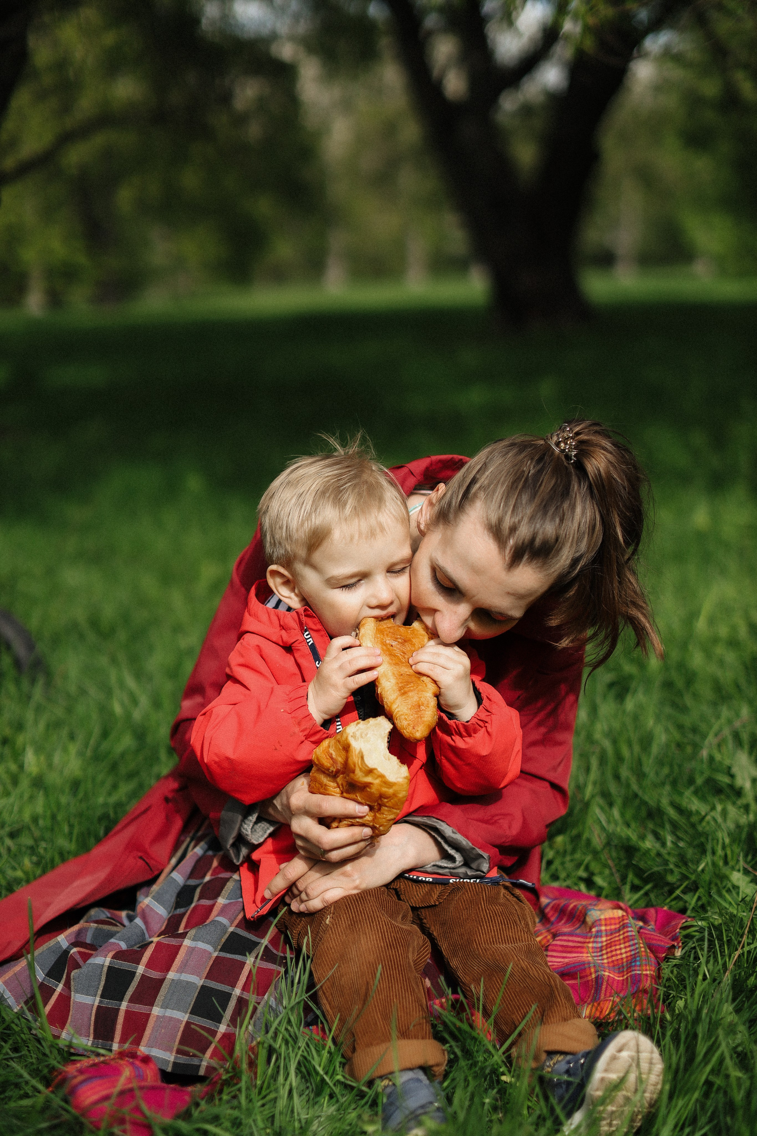 Прогулка мамы с сыновьями. Семейный и lovestory фотограф в Москве Светлана Коняхина