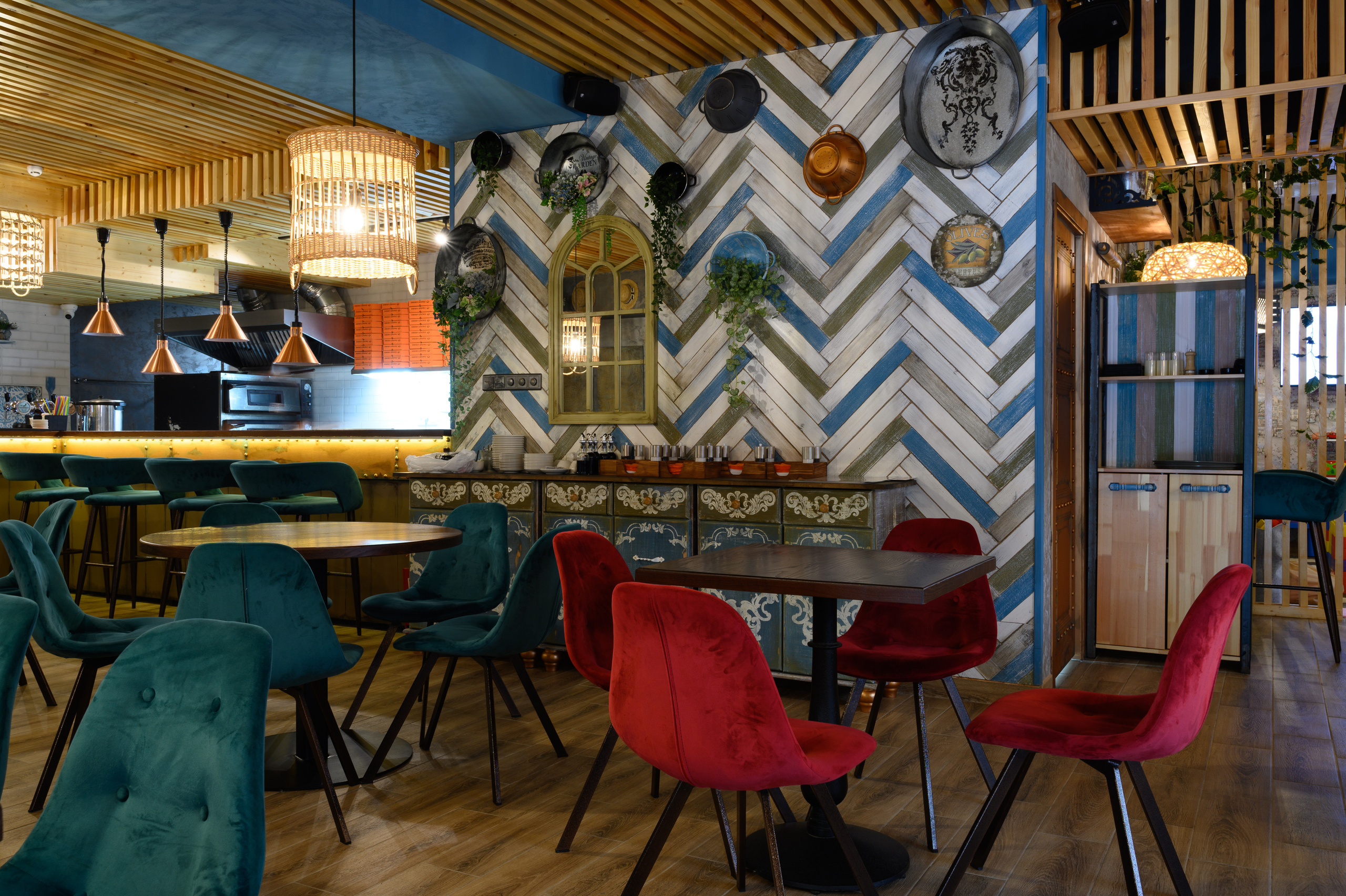 Ресторан Big Size Roll. Интерьерный фотограф в Сочи Элина Габриелян