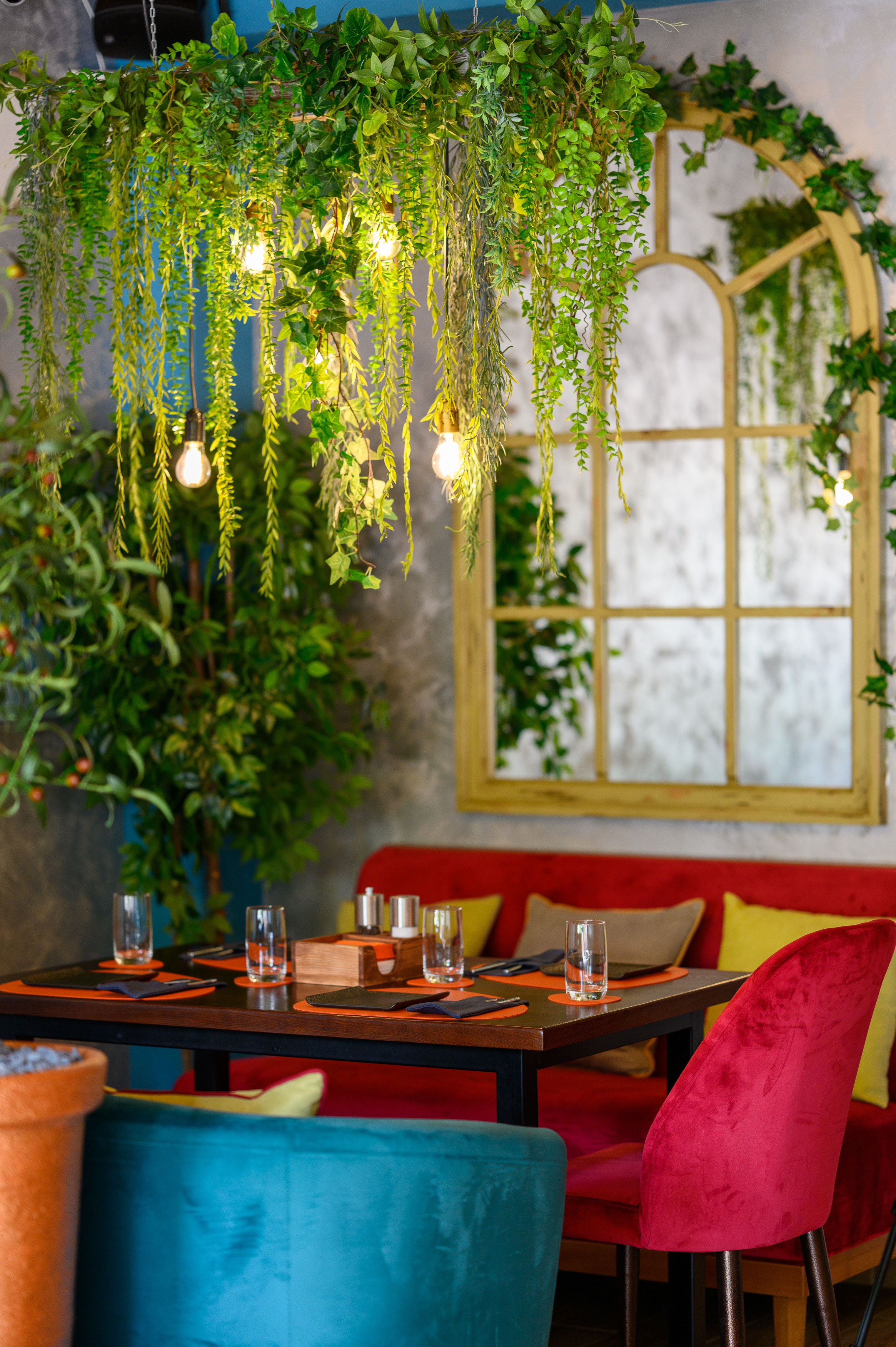 Ресторан Big Size Roll. Интерьерный фотограф в Сочи Элина Габриелян