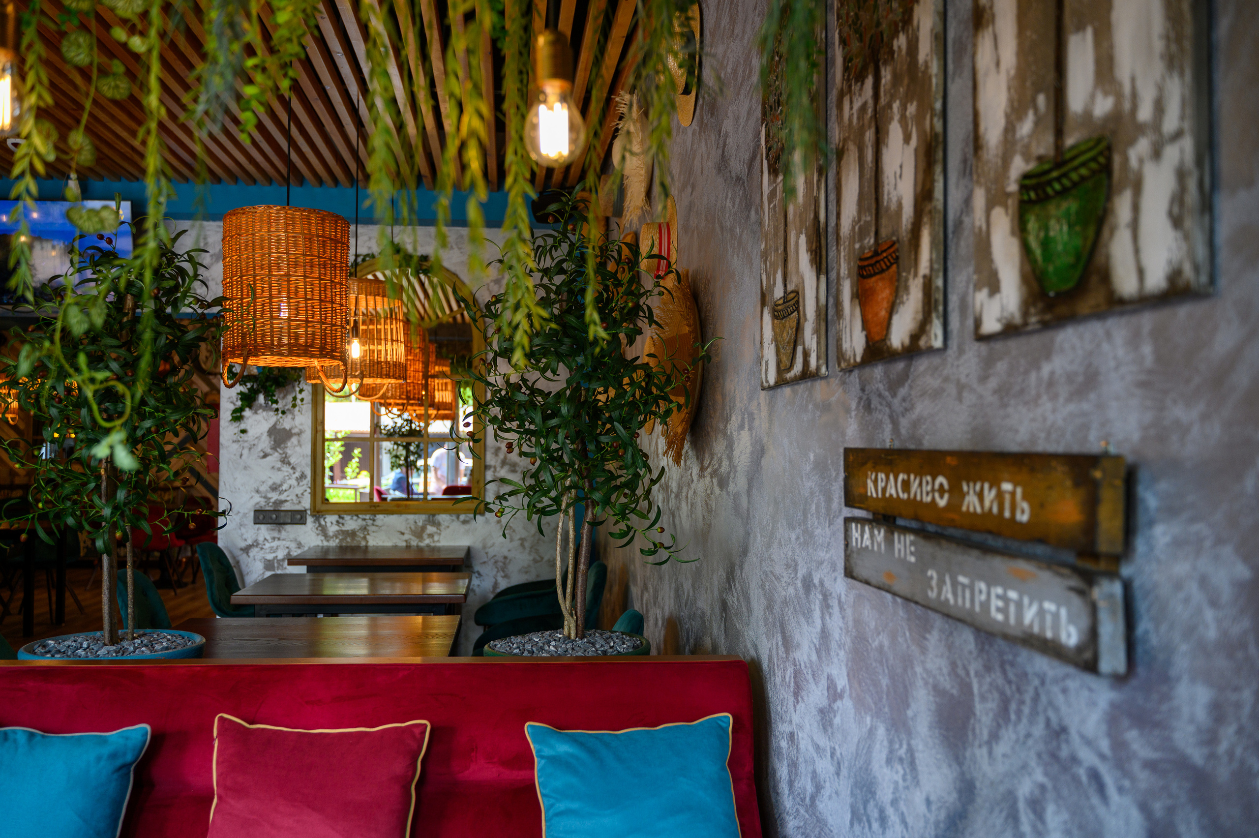 Ресторан Big Size Roll. Интерьерный фотограф в Сочи Элина Габриелян