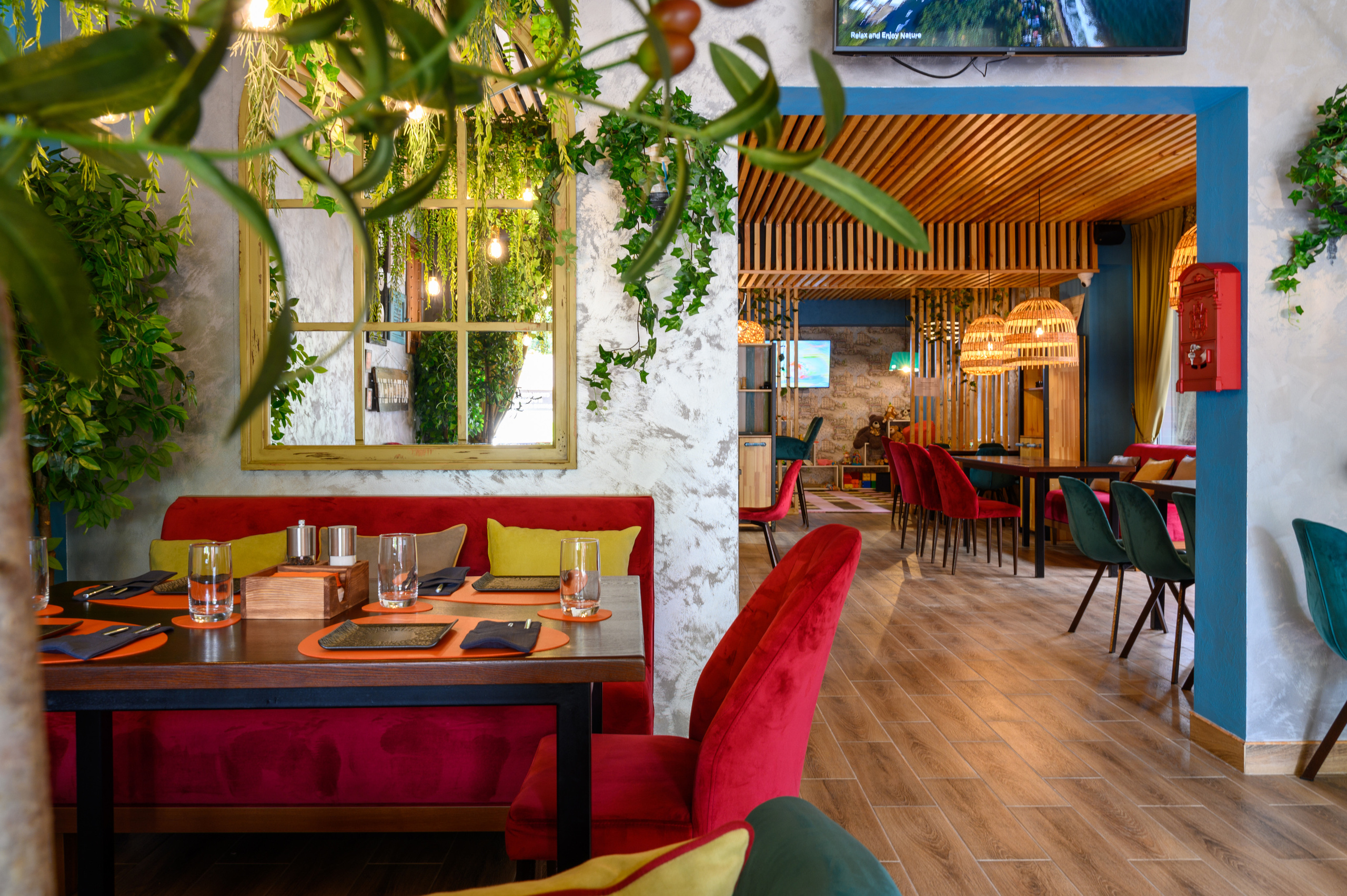 Ресторан Big Size Roll. Интерьерный фотограф в Сочи Элина Габриелян