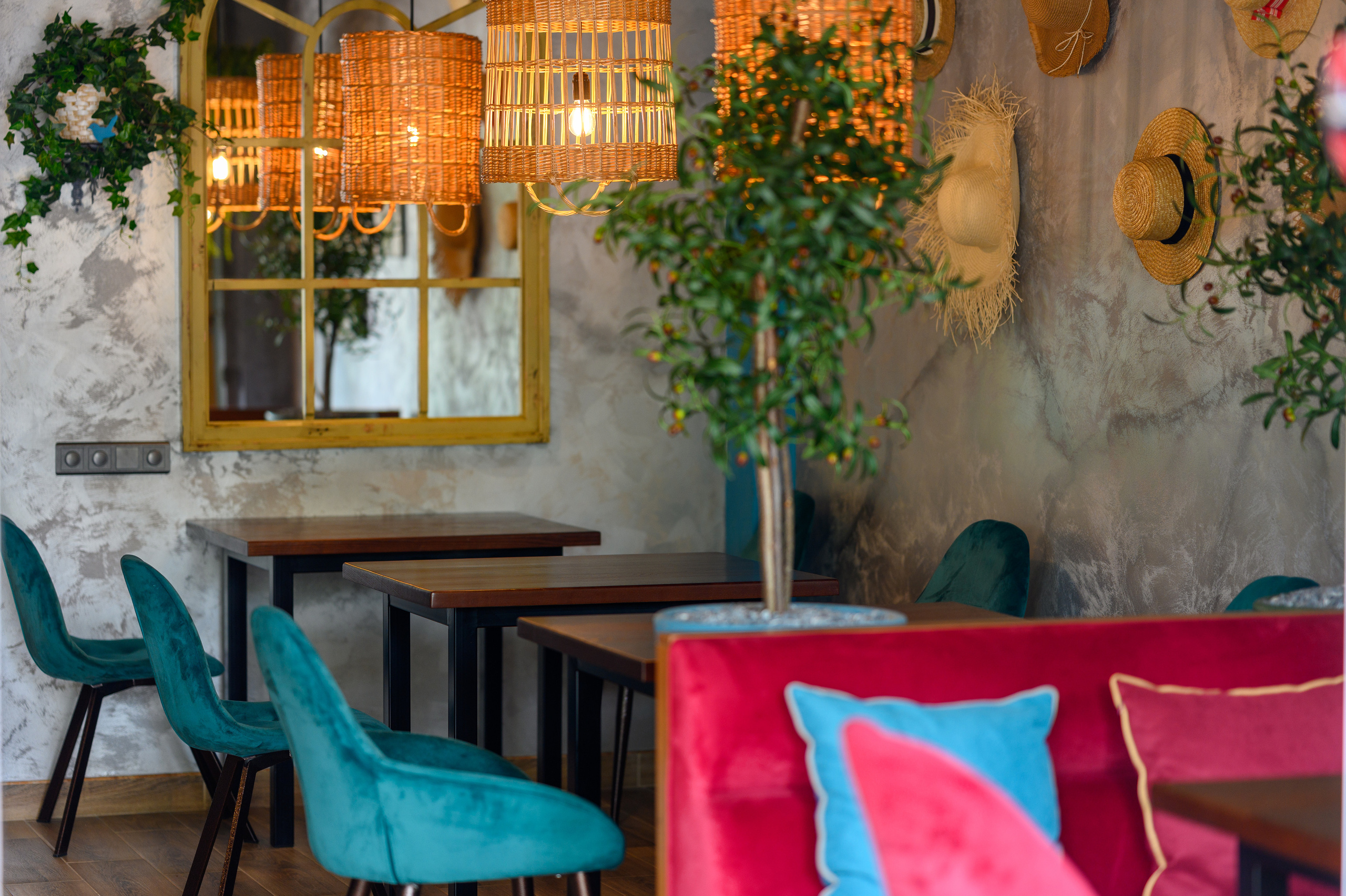 Ресторан Big Size Roll. Интерьерный фотограф в Сочи Элина Габриелян