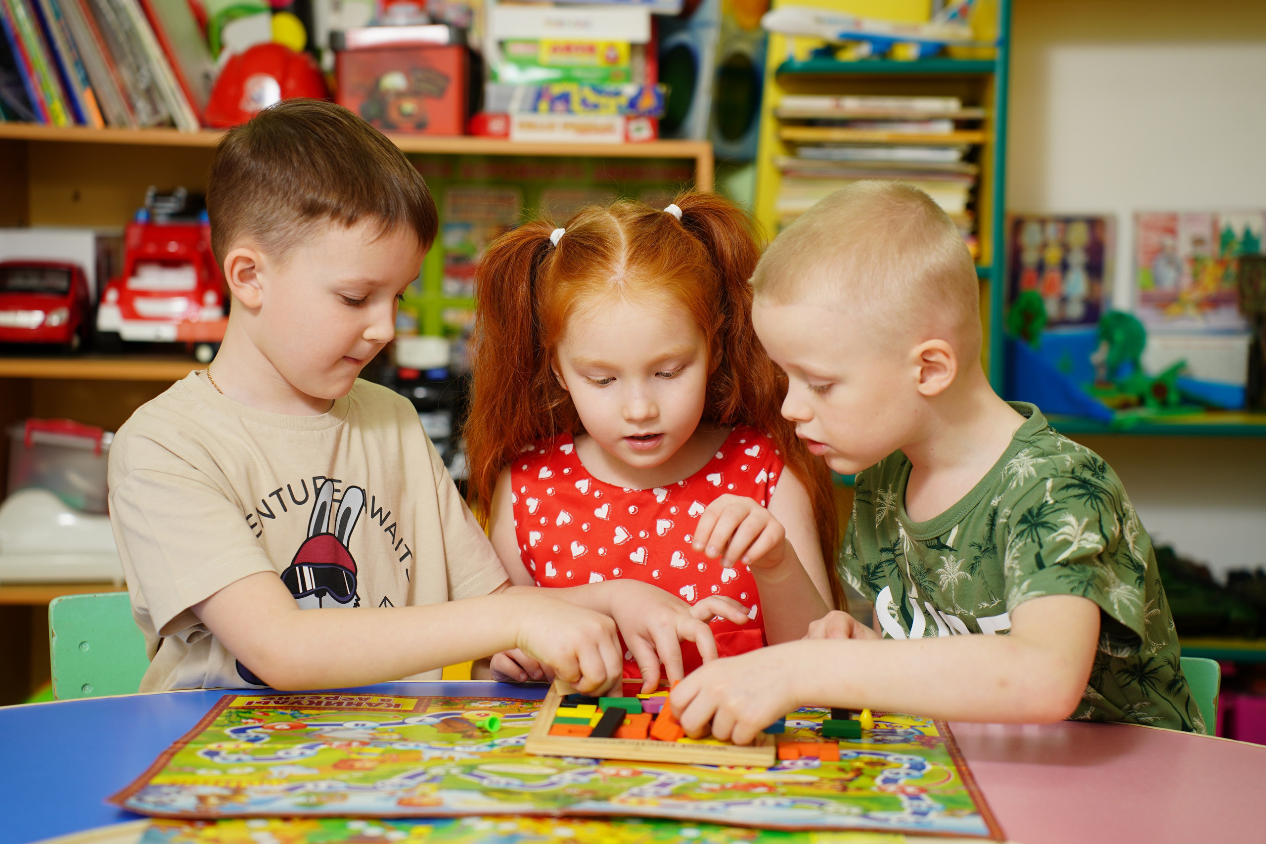 Мелкие группы. MEMENTO.Выпускные альбомы, школьные, юбилейные и другие книги. Ростов-на-Дону