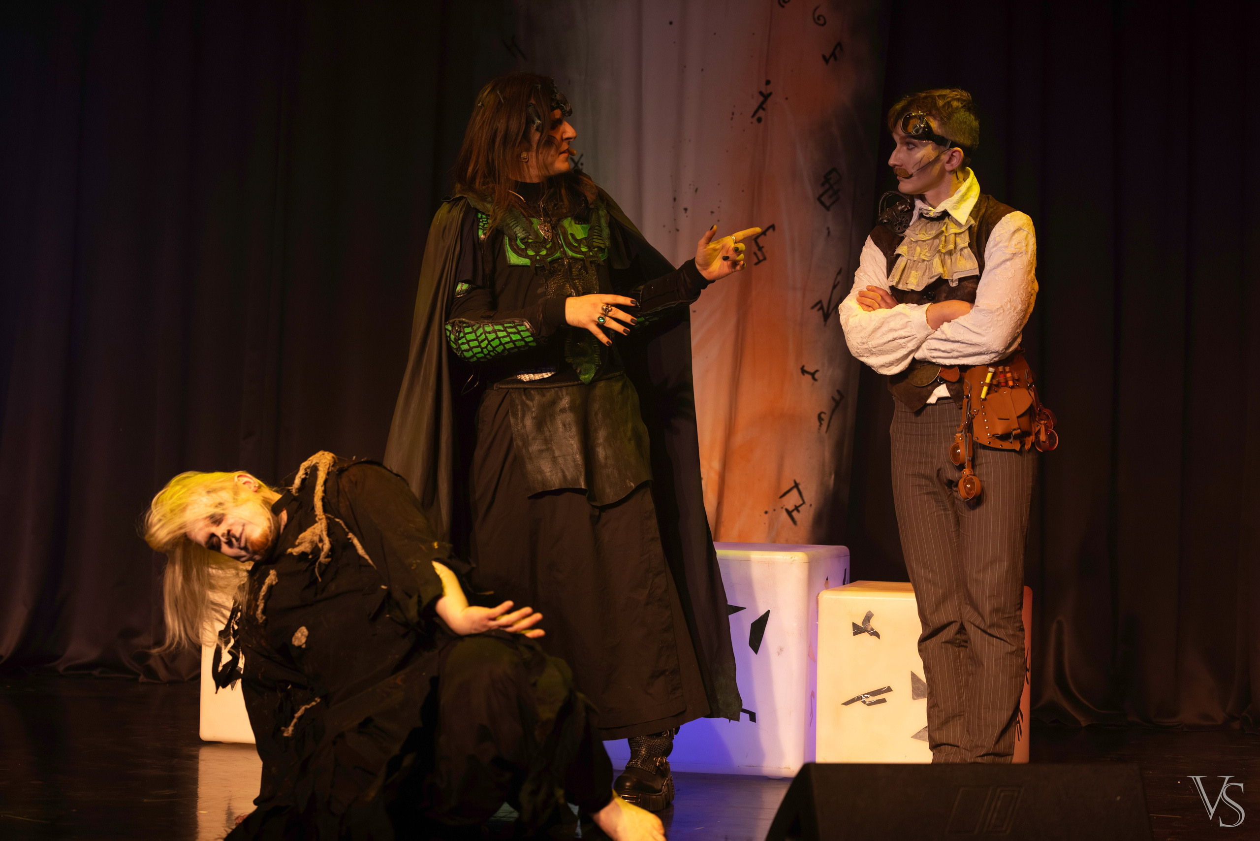 Книга стихий 25.01. Фотограф Виктор Степанов