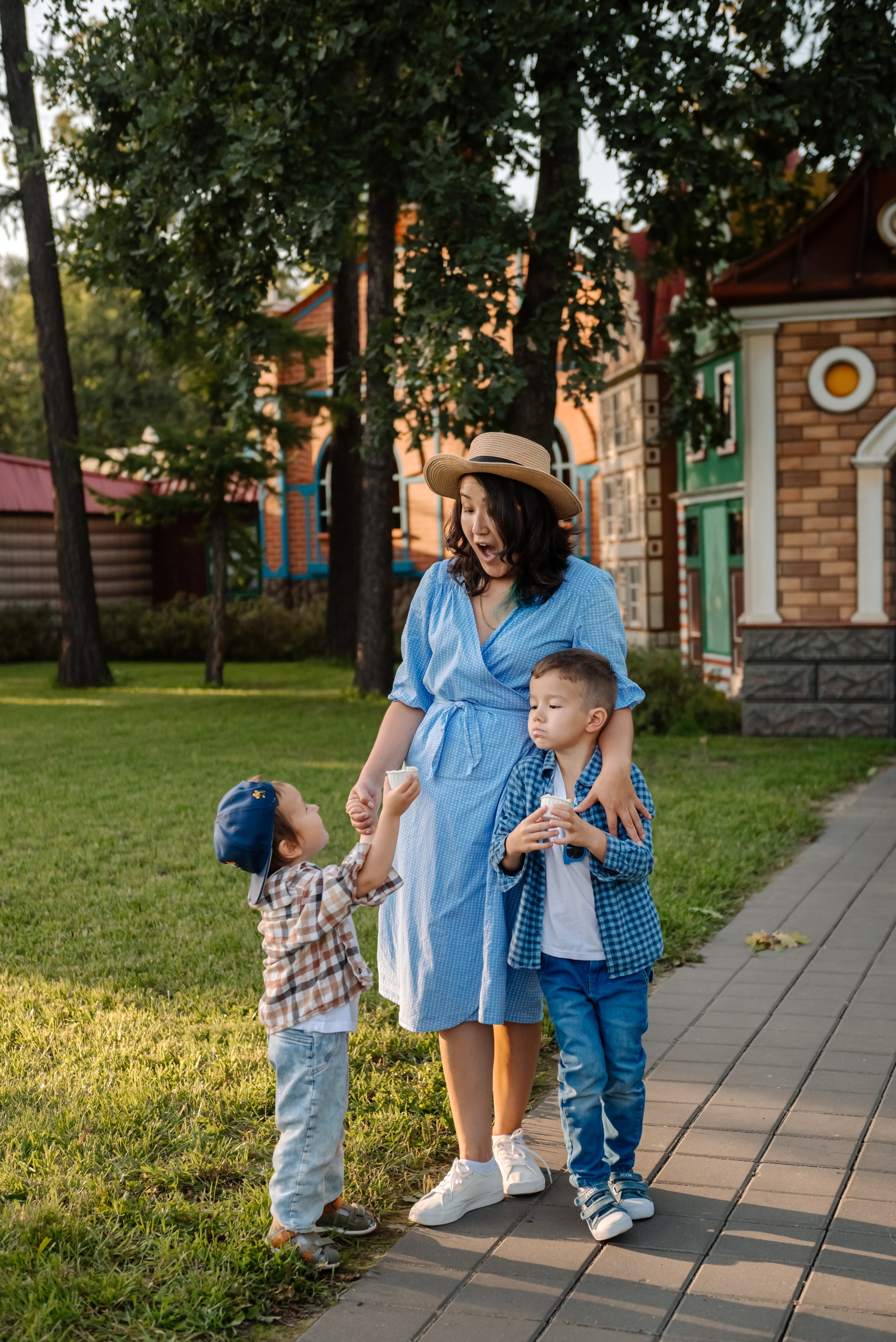 Семейная. Лилия с сыновьями. Свадебный и сеейный фотограф в Санкт-Петербурге Елена Худякова