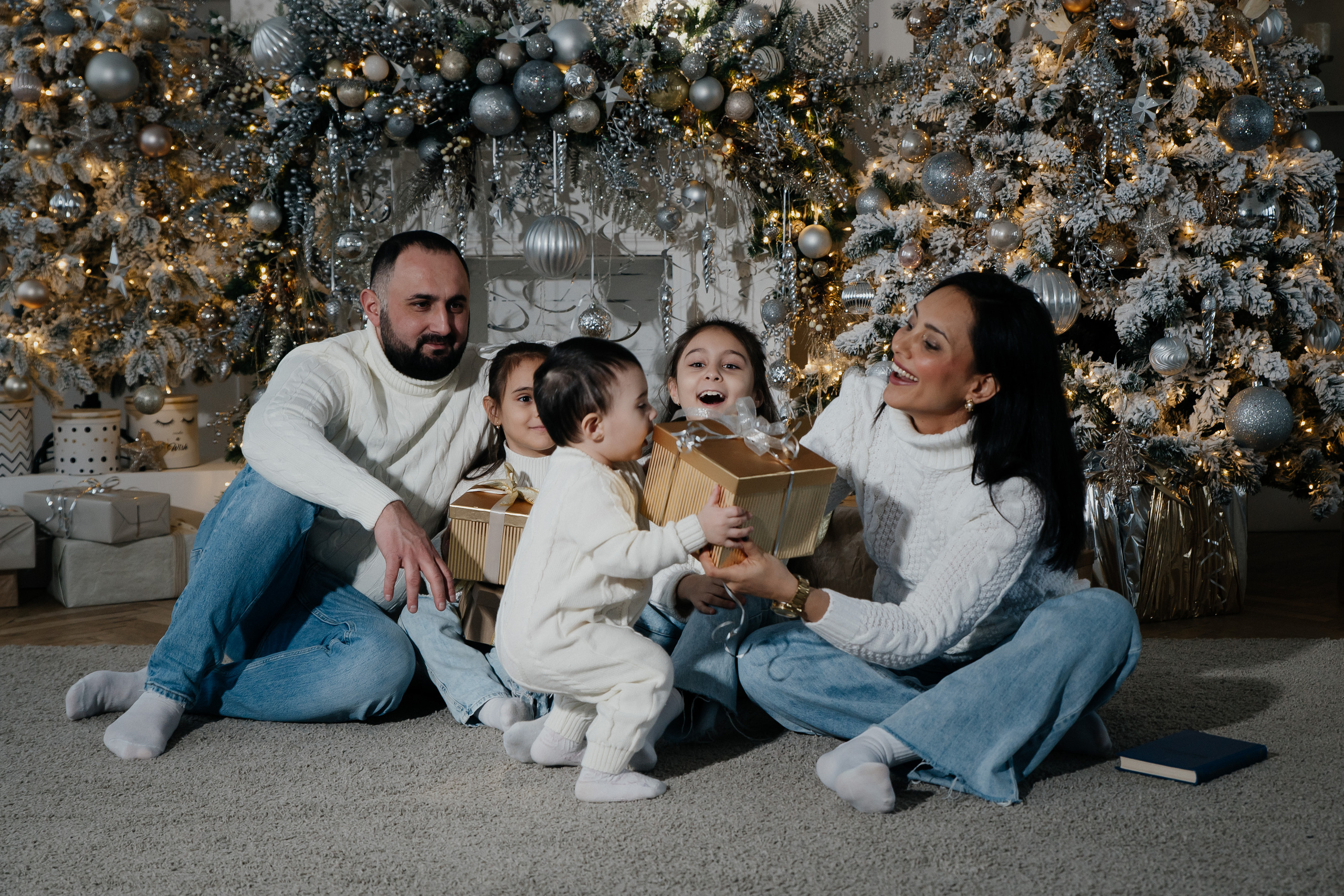 СЕМЕЙНАЯ НОВОГОДНЯЯ ФОТОСЕССИЯ СЕМЬЯ ГУСЕЙНОВЫХ. Саенко Людмила Фотограф из Тулы