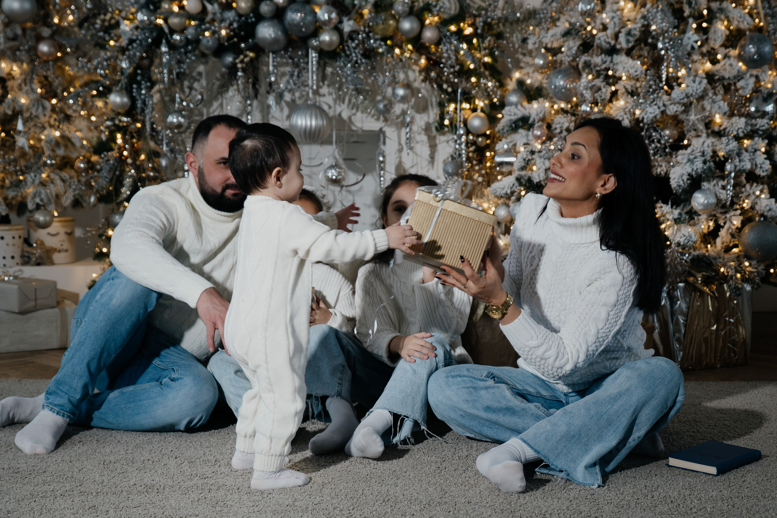 СЕМЕЙНАЯ НОВОГОДНЯЯ ФОТОСЕССИЯ СЕМЬЯ ГУСЕЙНОВЫХ. Саенко Людмила Фотограф из Тулы