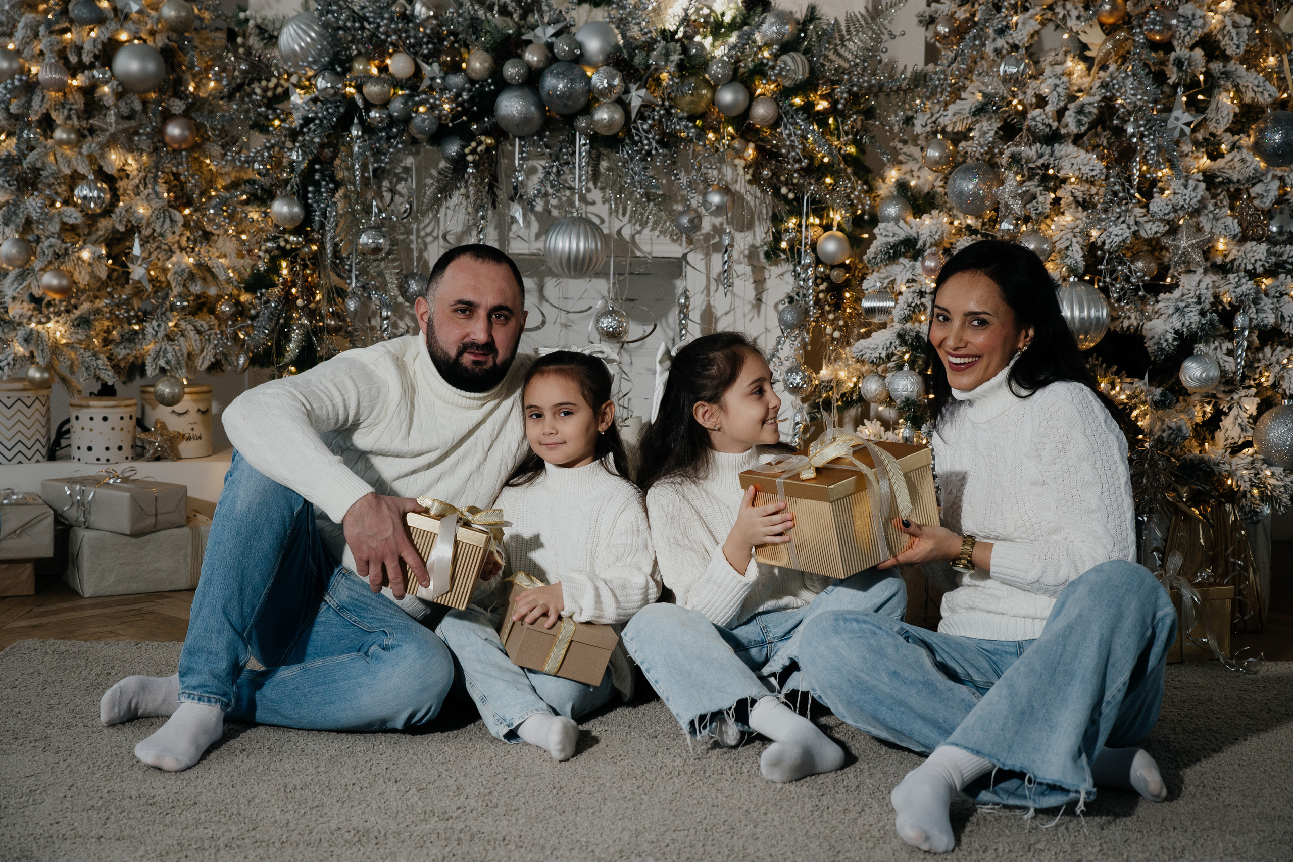 СЕМЕЙНАЯ НОВОГОДНЯЯ ФОТОСЕССИЯ СЕМЬЯ ГУСЕЙНОВЫХ. Саенко Людмила Фотограф из Тулы