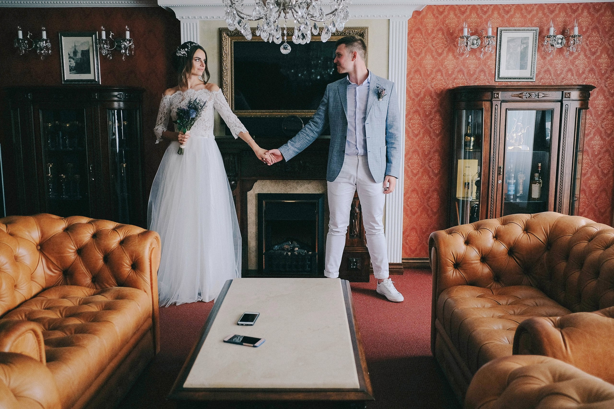 Свадебный фотограф Новосибирск: руки жениха и невесты вместе