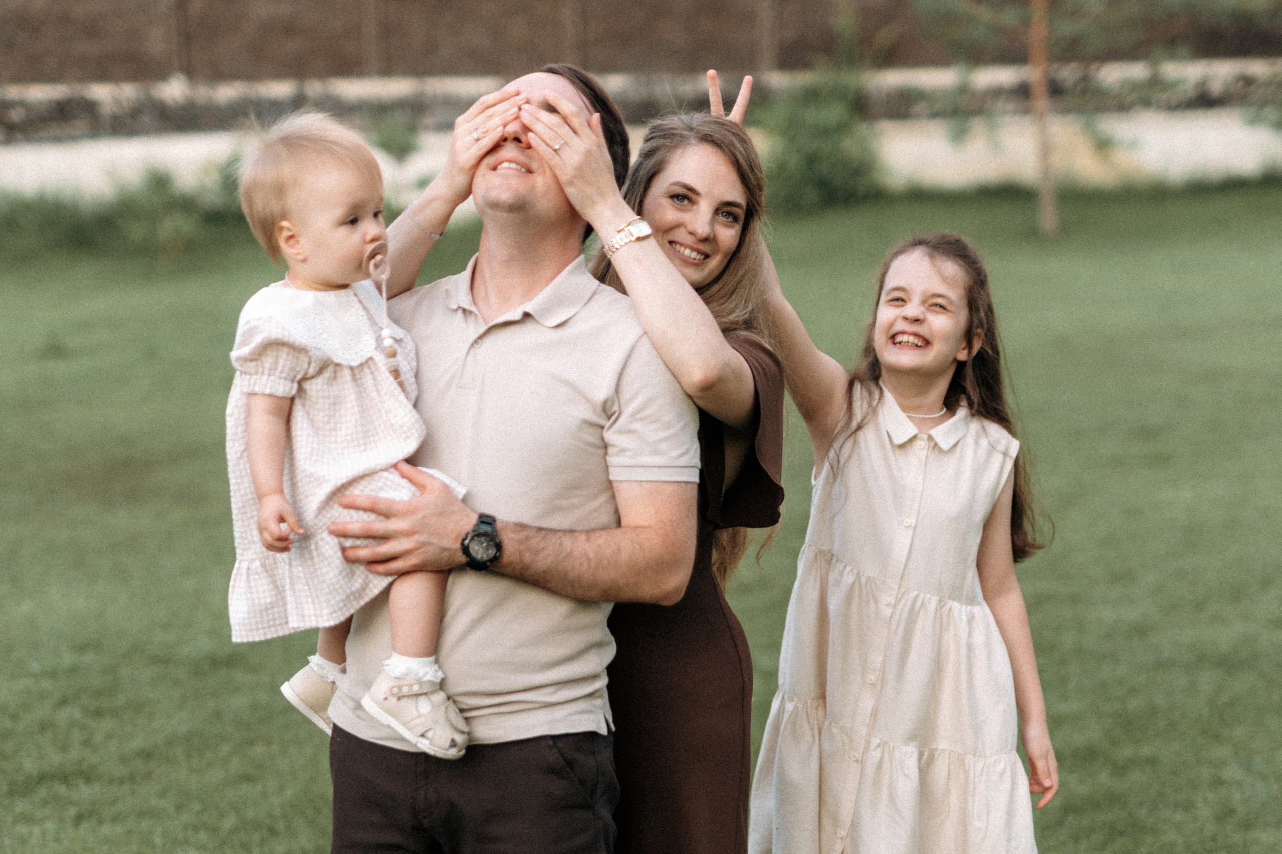 Семейная фотосессия на берегу реки для Миши, Тани, Сони и Таи. Свадебный фотограф в Тамбове Павел Четвертков
