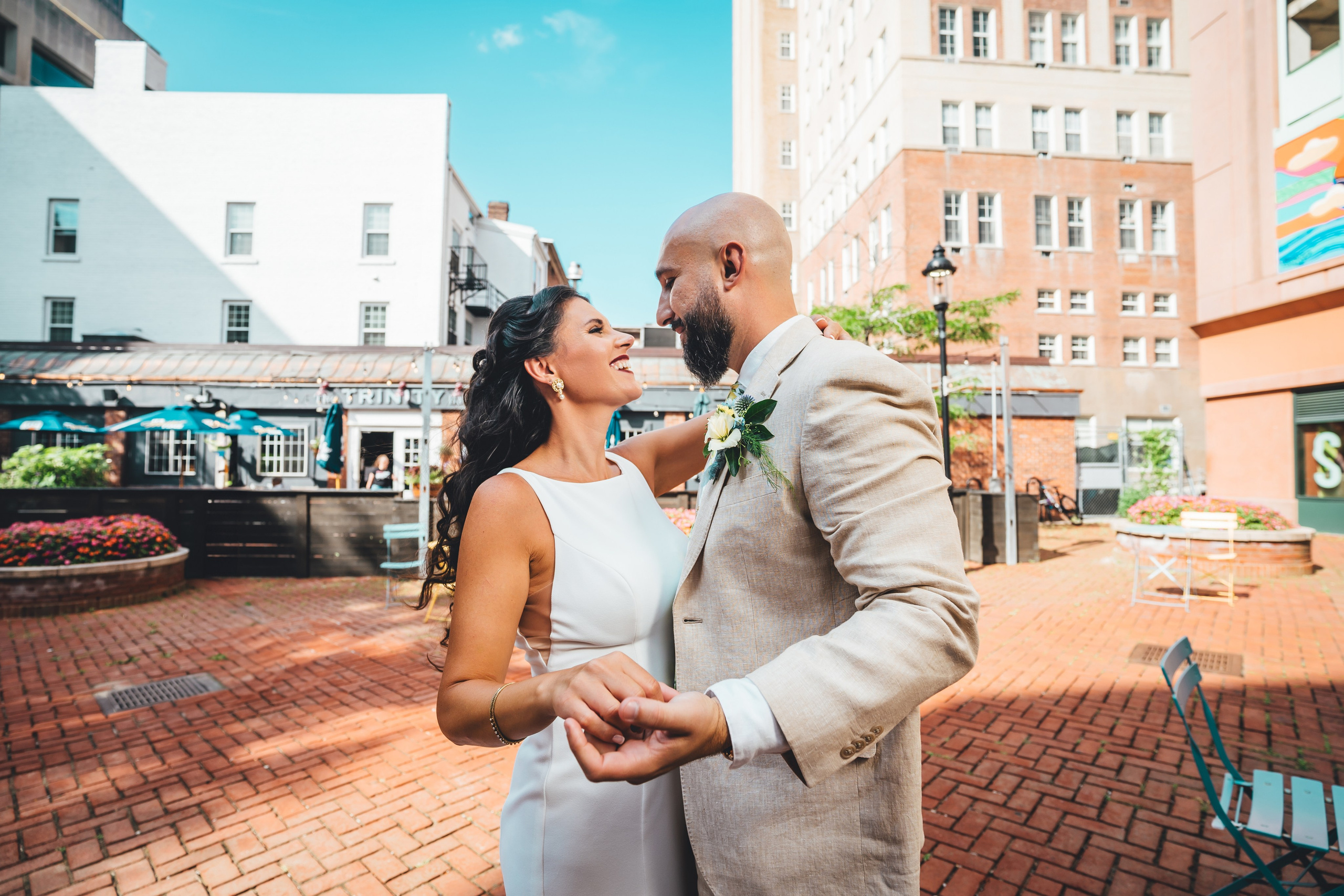 … Big day in a city. Golden Moments Editing — We do Wedding’s Retouch and Video Editing
