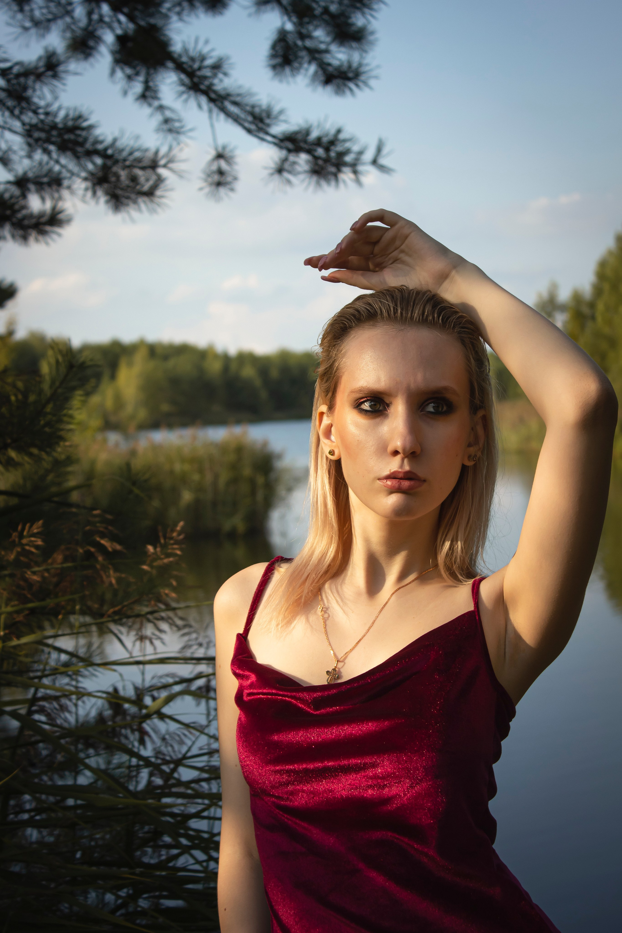 Элегантность в красном: Вероника. Фотограф Алексеева Арина