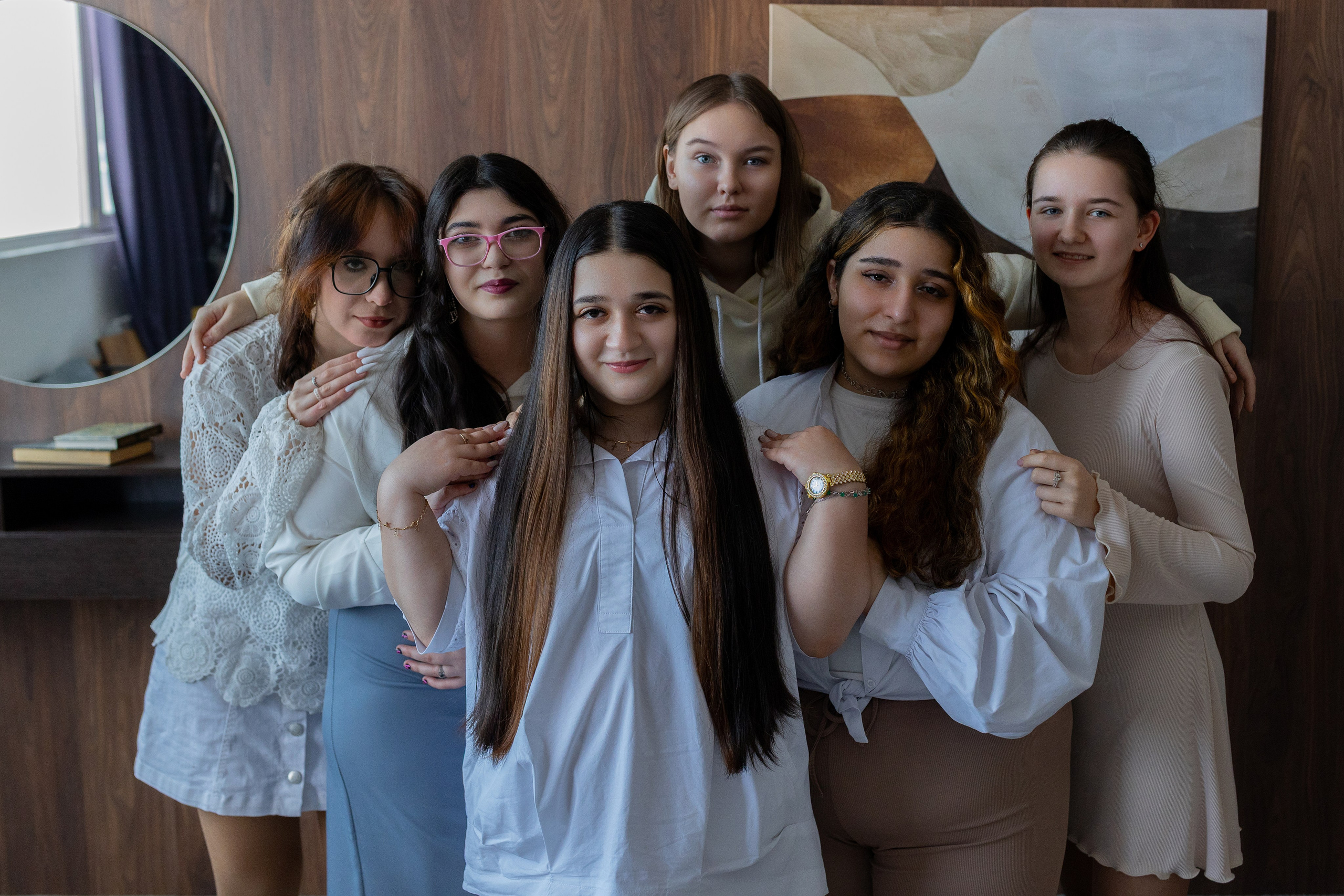 Фотосессии выпускников 9 и 11 классов в школе. Выпускные фотоальбомы в Серпухове 2027