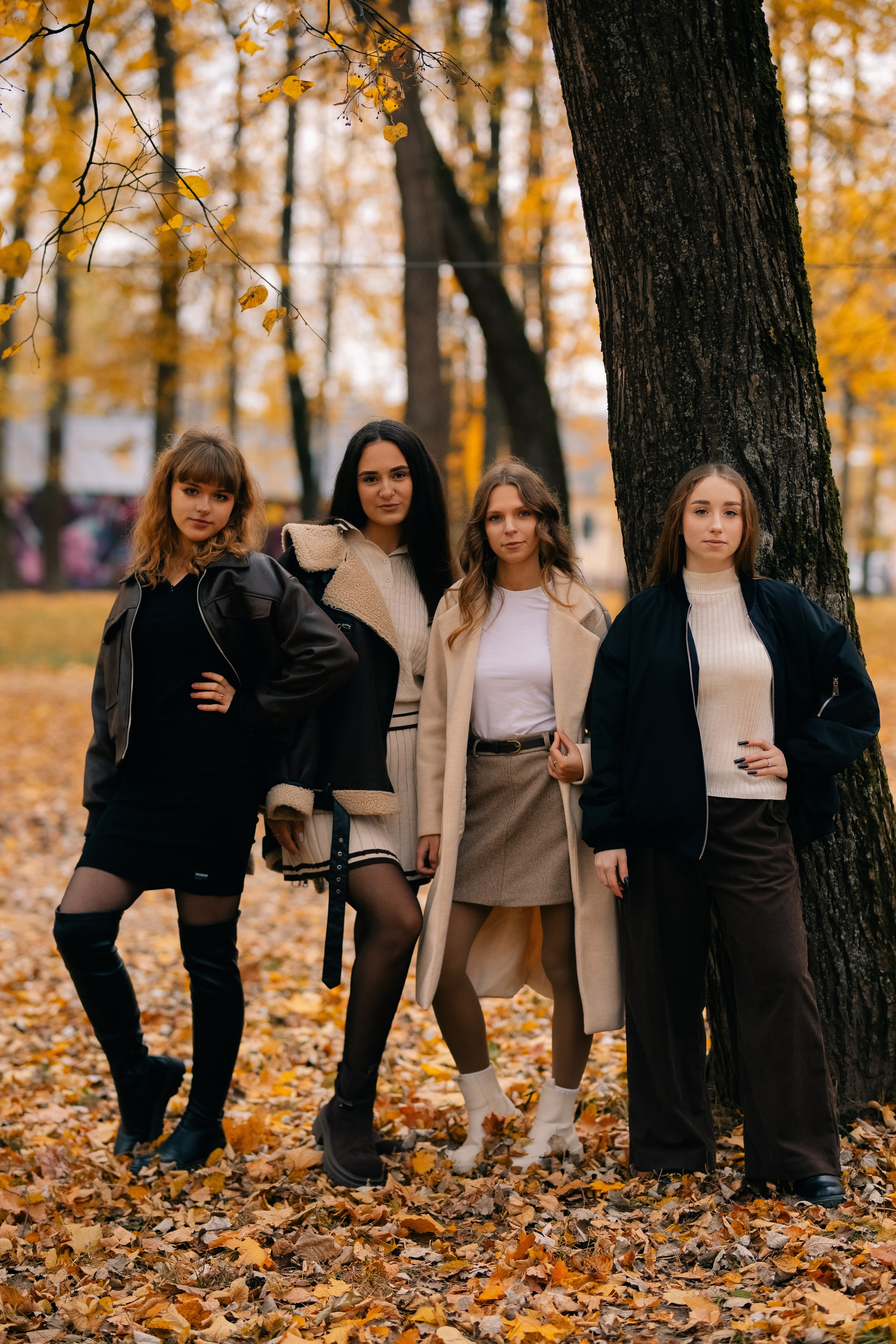 Прогулочные фотосессии выпускников старших классов. Выпускные фотоальбомы в Серпухове 2027