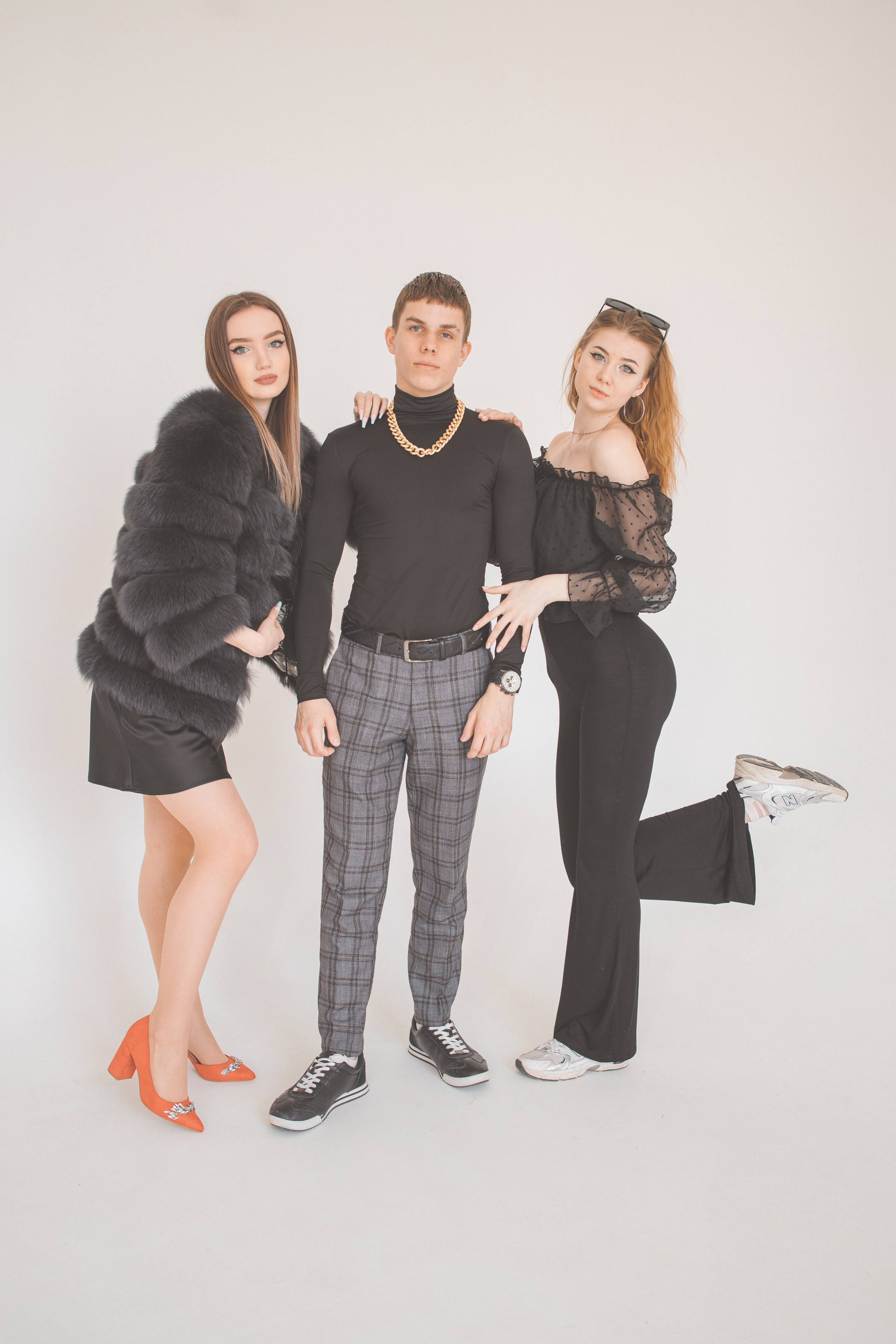 Тематическая фотосъемка 11 класса в гламурном стиле. Выпускные альбомы в Серпухове