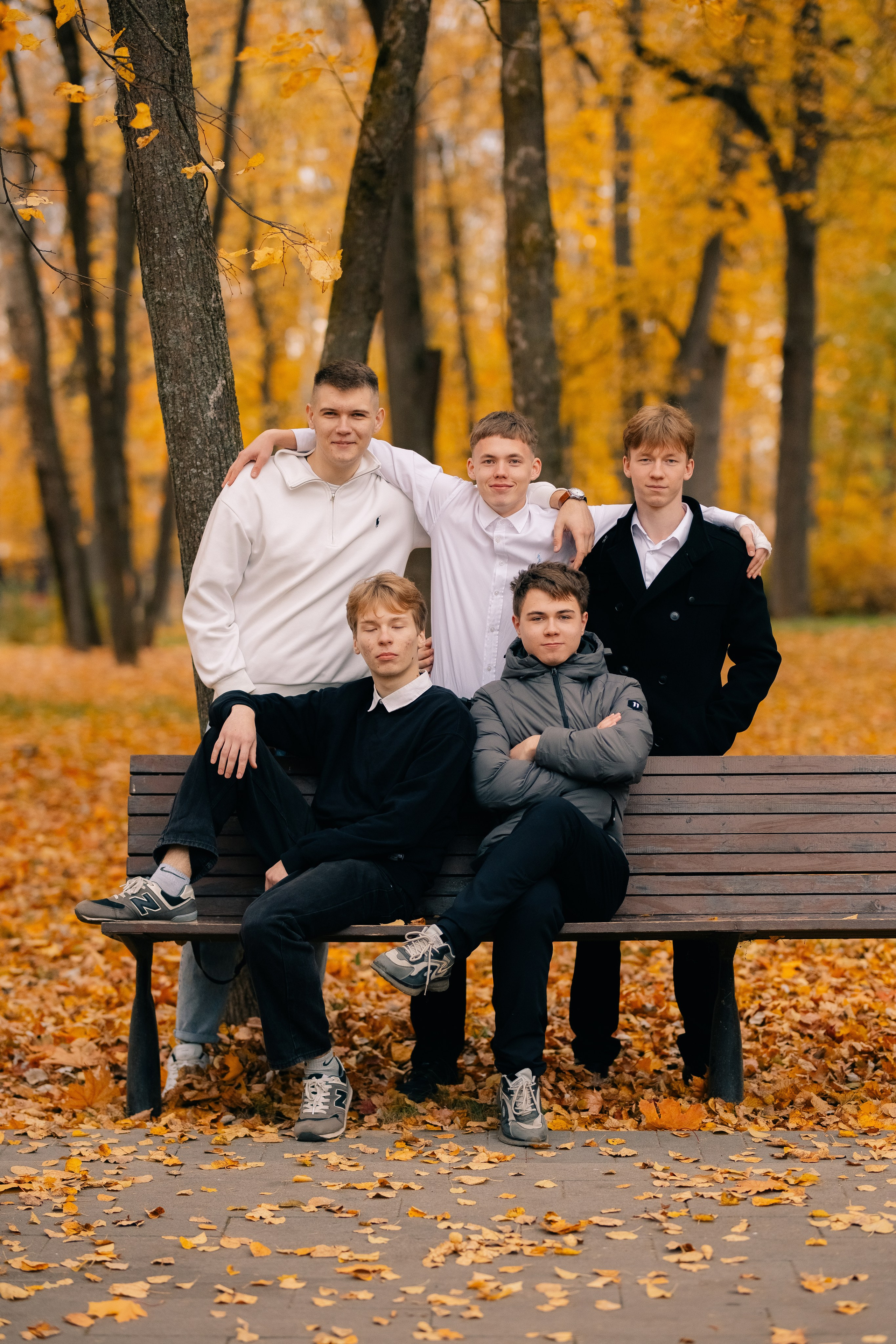 Прогулочные фотосессии выпускников старших классов. Выпускные фотоальбомы в Серпухове 2027