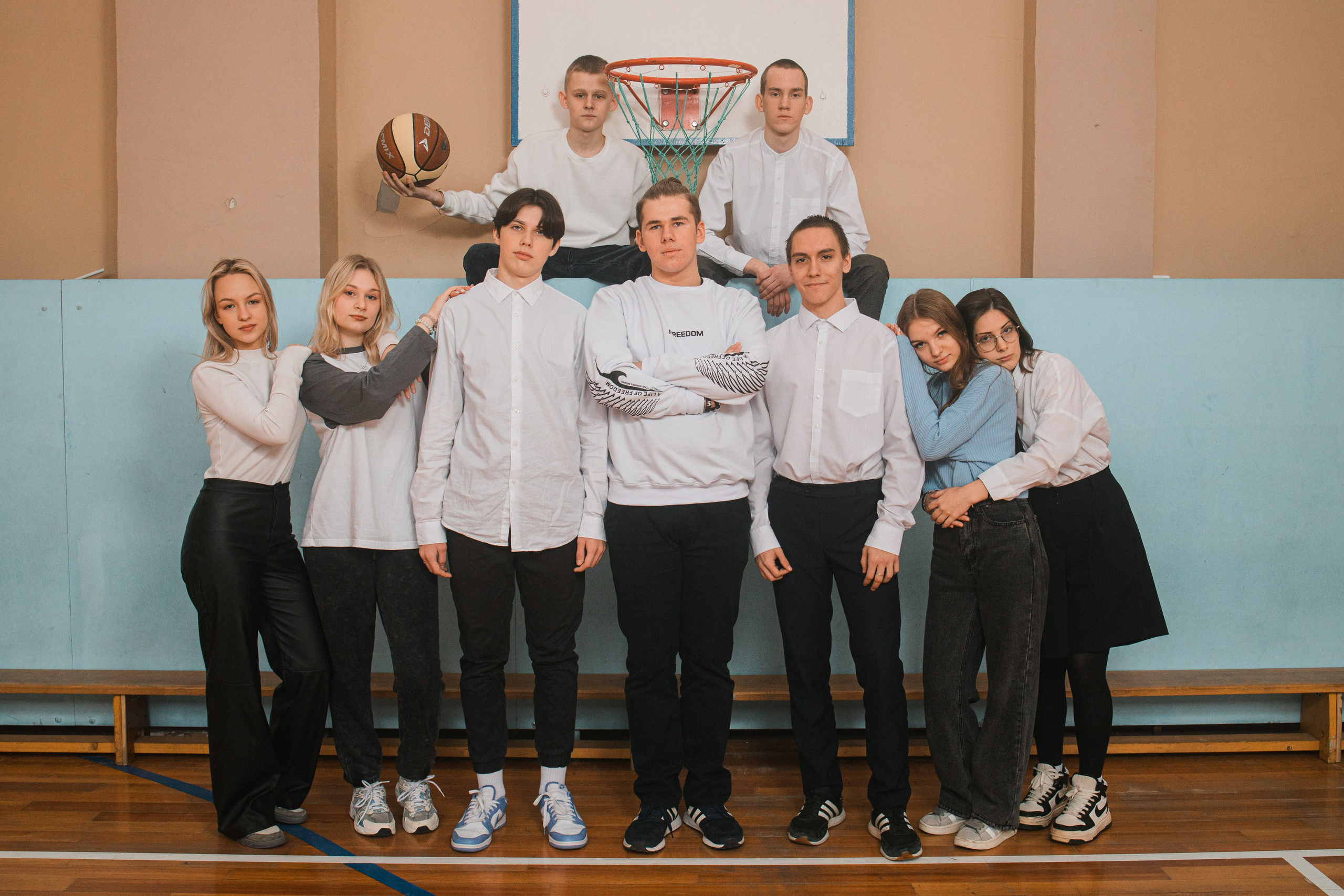 Групповая фотосессия 9 класса для альбома. Выпускные альбомы в Серпухове