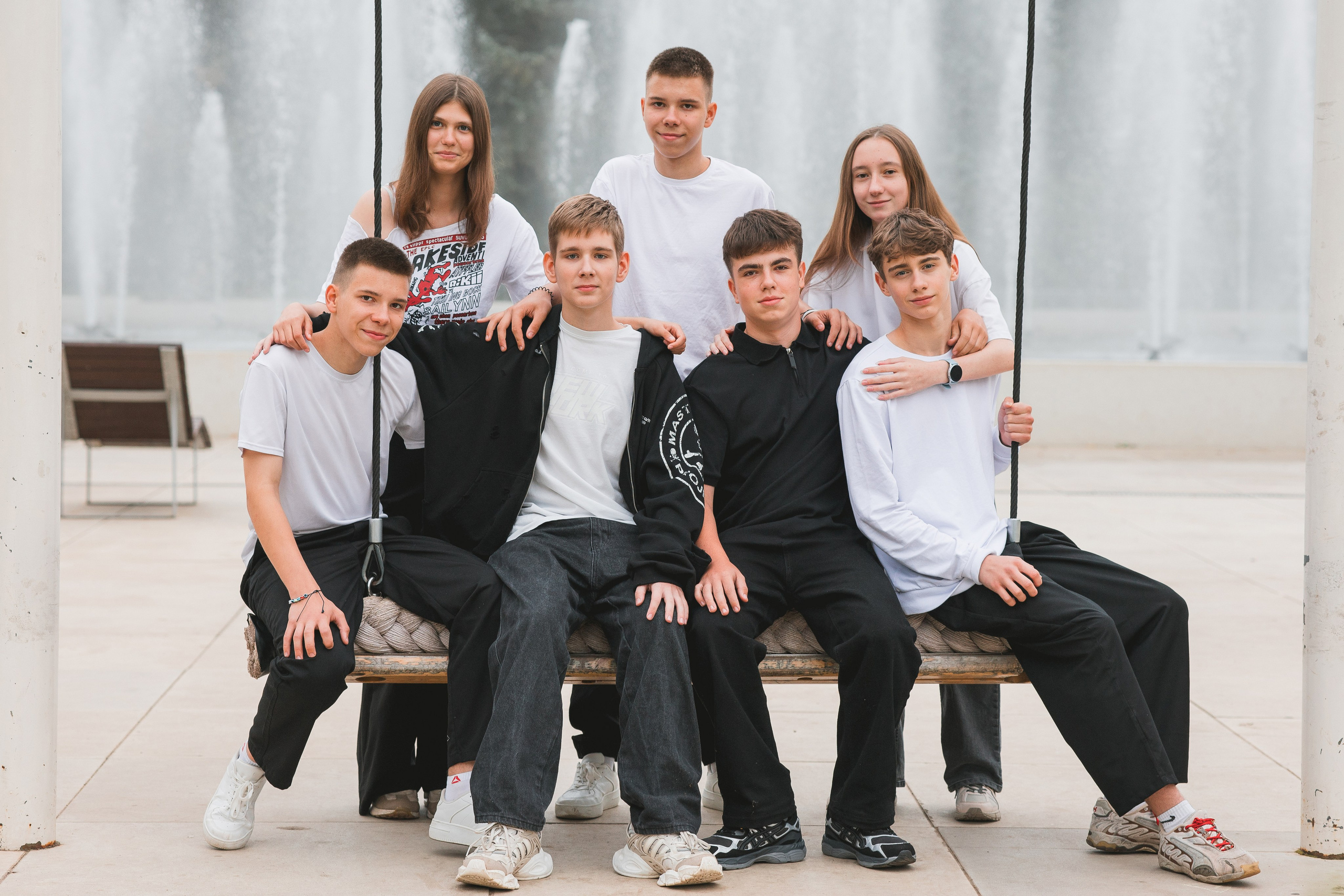 Прогулочные фотосессии выпускников старших классов. Выпускные фотоальбомы в Серпухове 2027