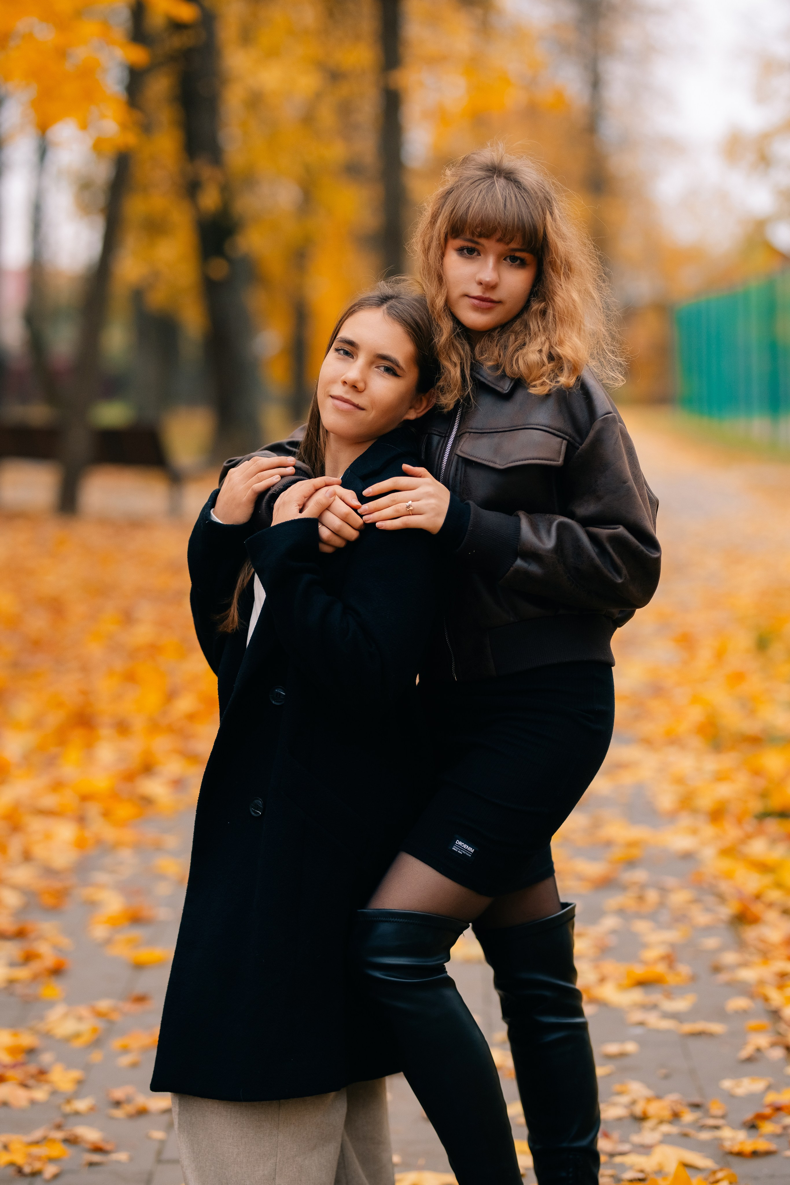 Прогулочные фотосессии выпускников старших классов. Выпускные фотоальбомы в Серпухове 2027