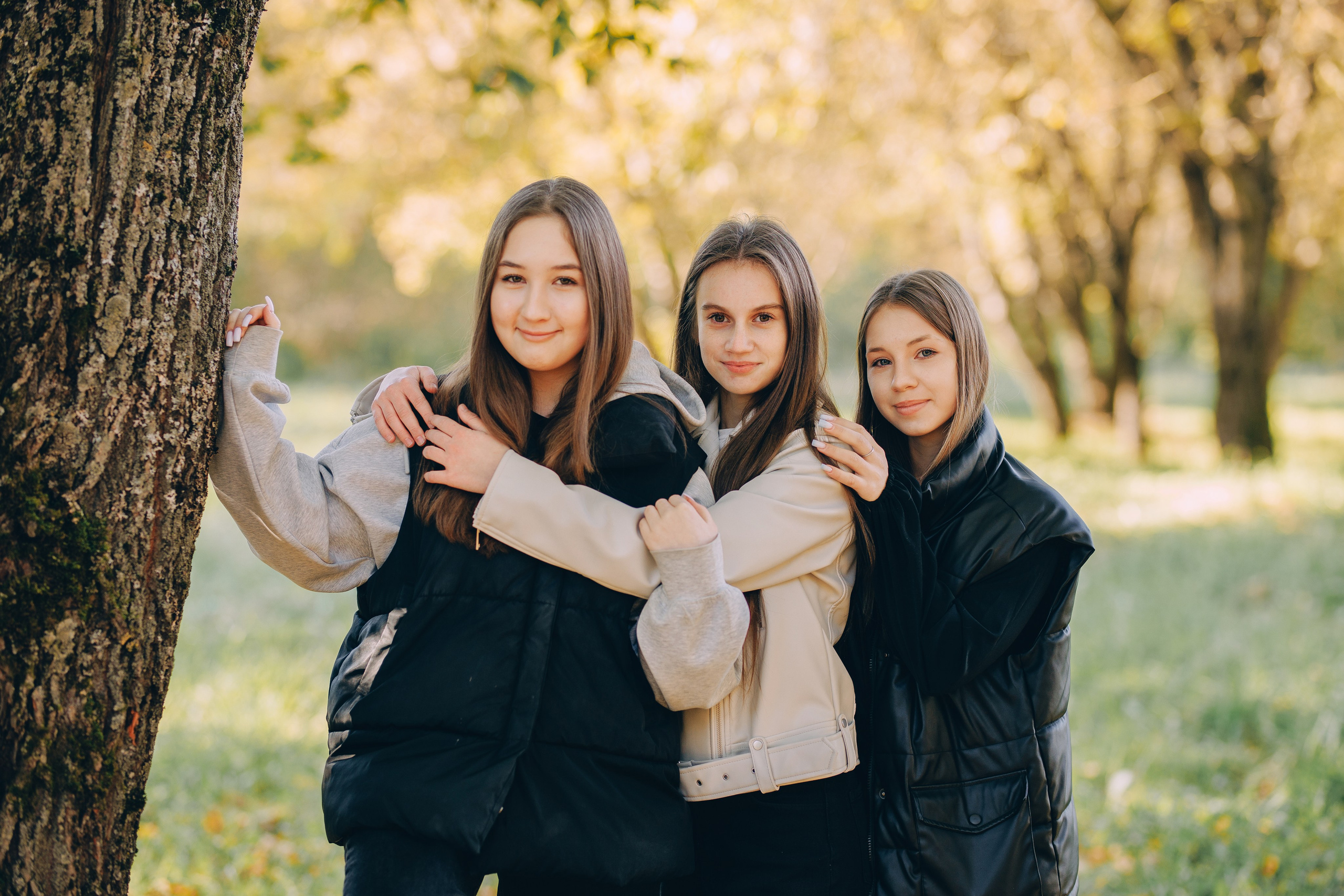 Прогулочные фотосессии выпускников старших классов. Выпускные фотоальбомы в Серпухове 2027
