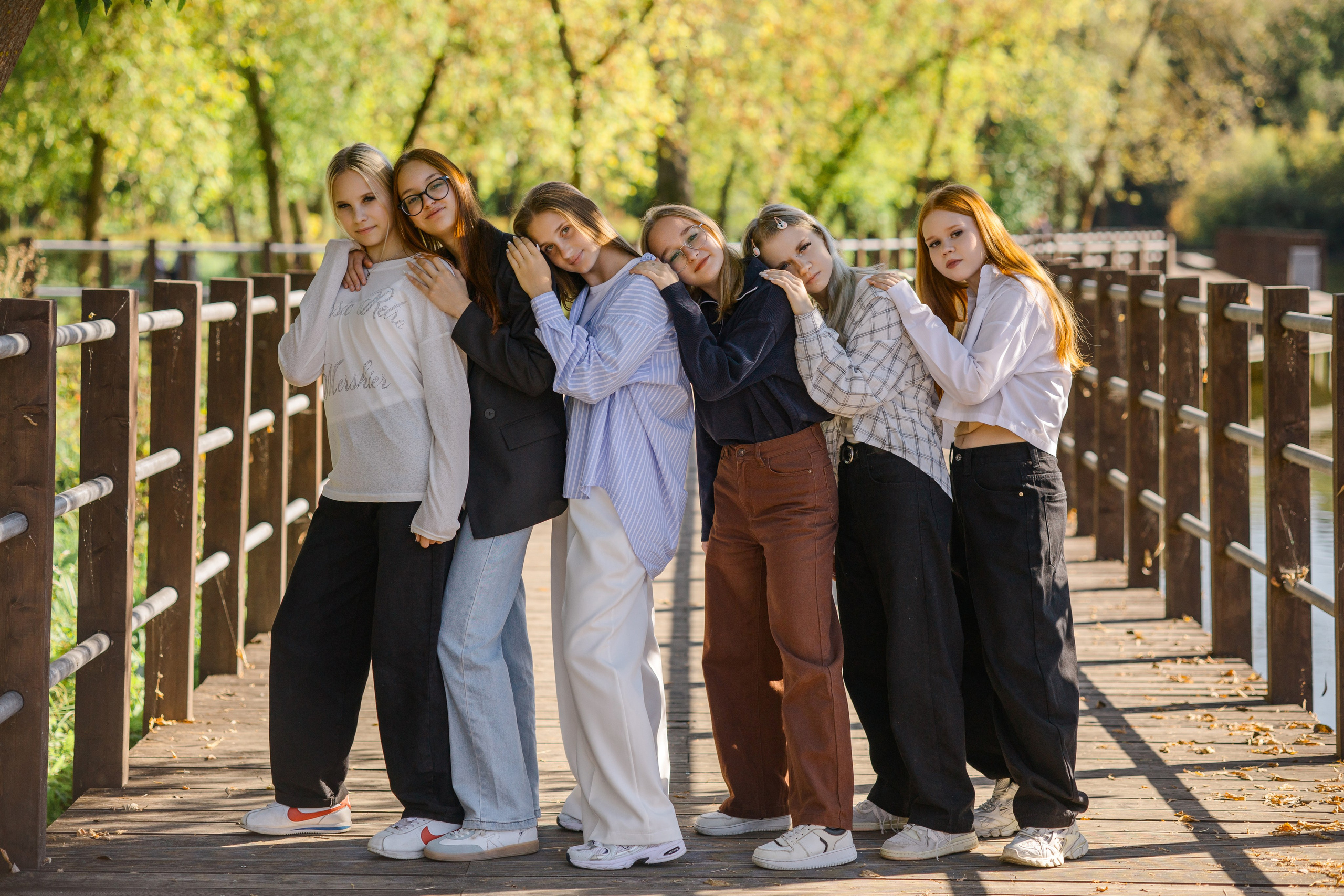 Прогулочные фотосессии выпускников старших классов. Выпускные фотоальбомы в Серпухове 2027