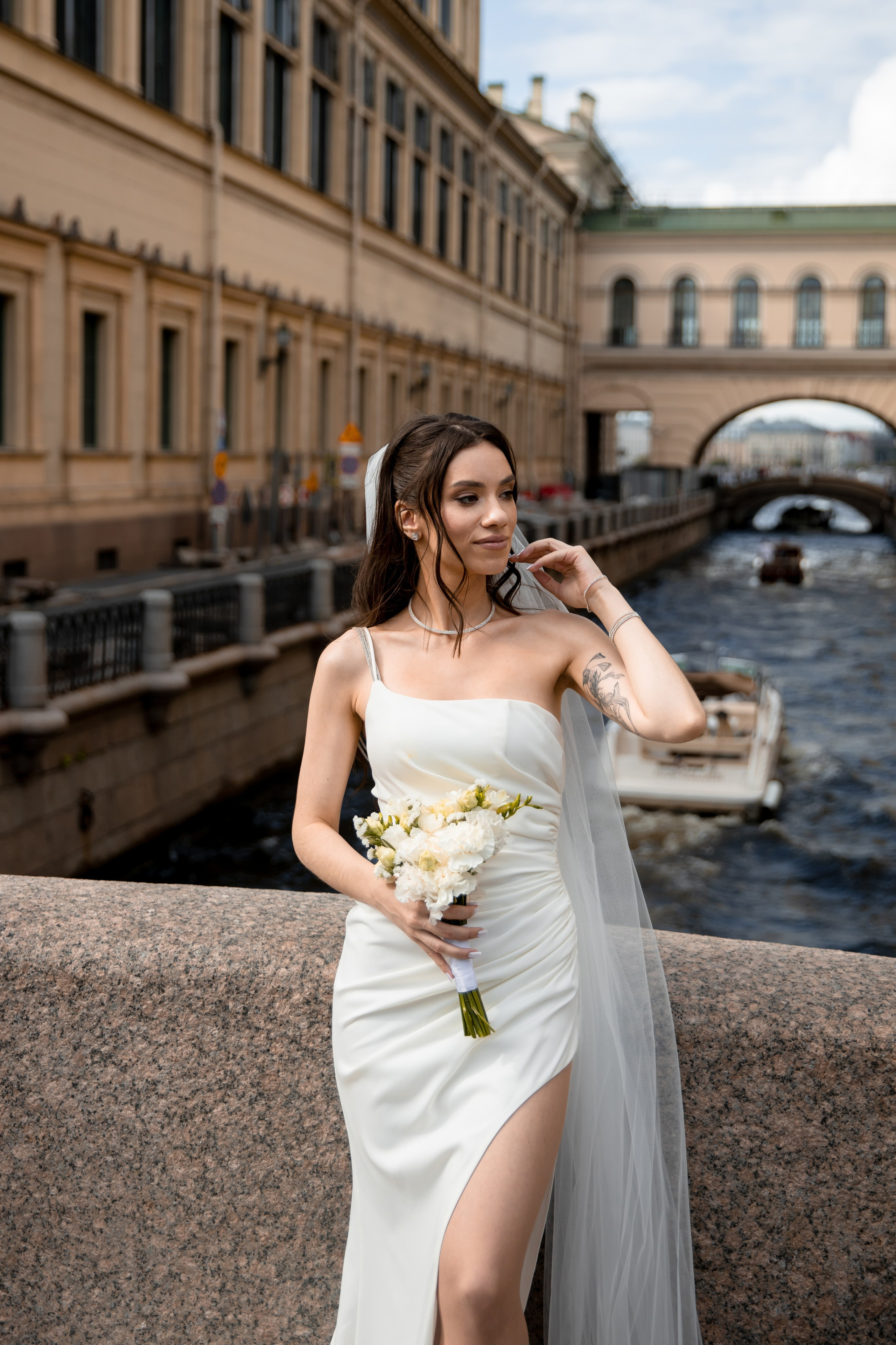Анна и Александр / Прогулка + ЗАГС. Свадебный и семейный фотограф в Москве Диана Левченко