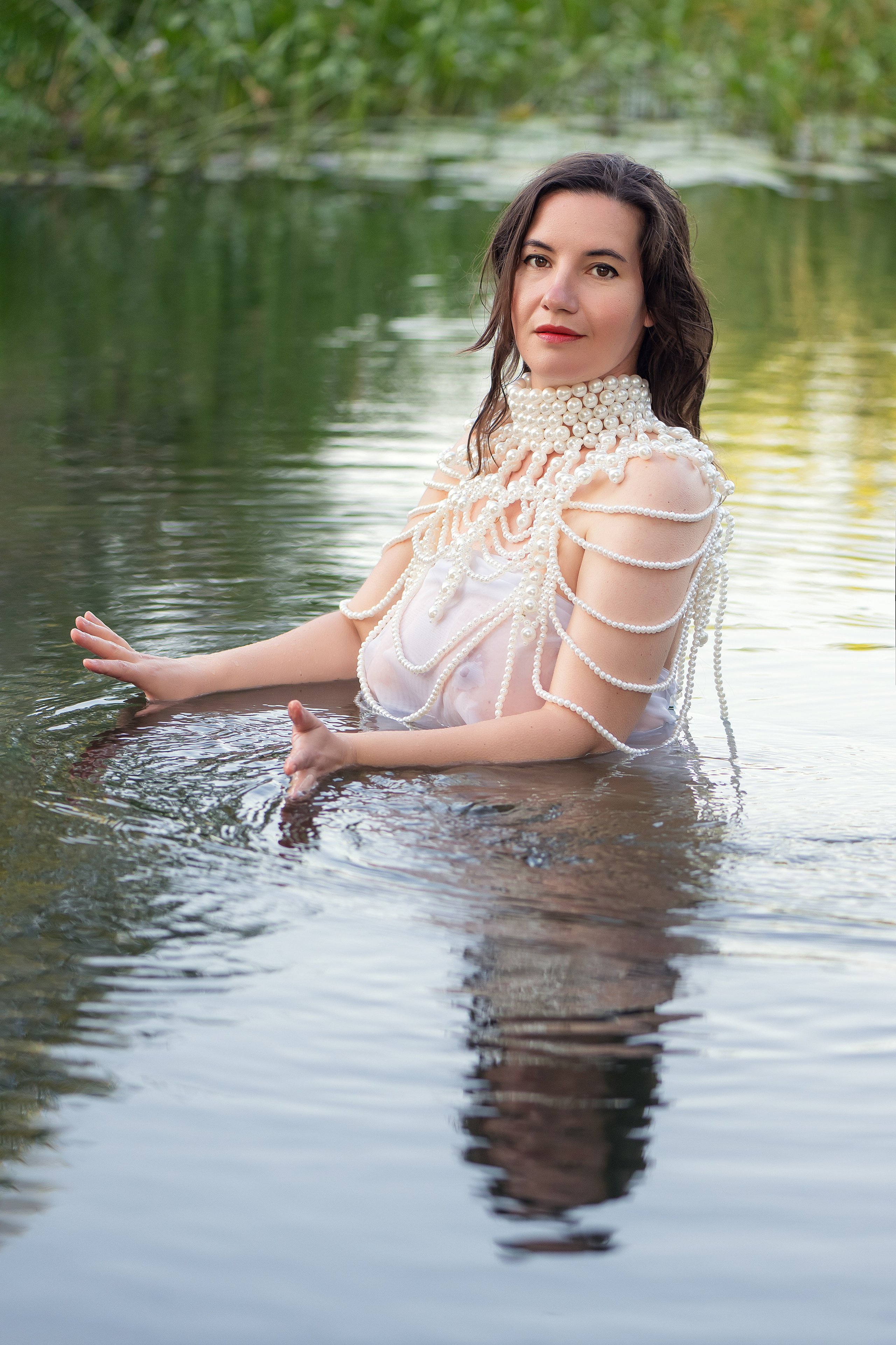 Платье, бусы и вода...... Главная