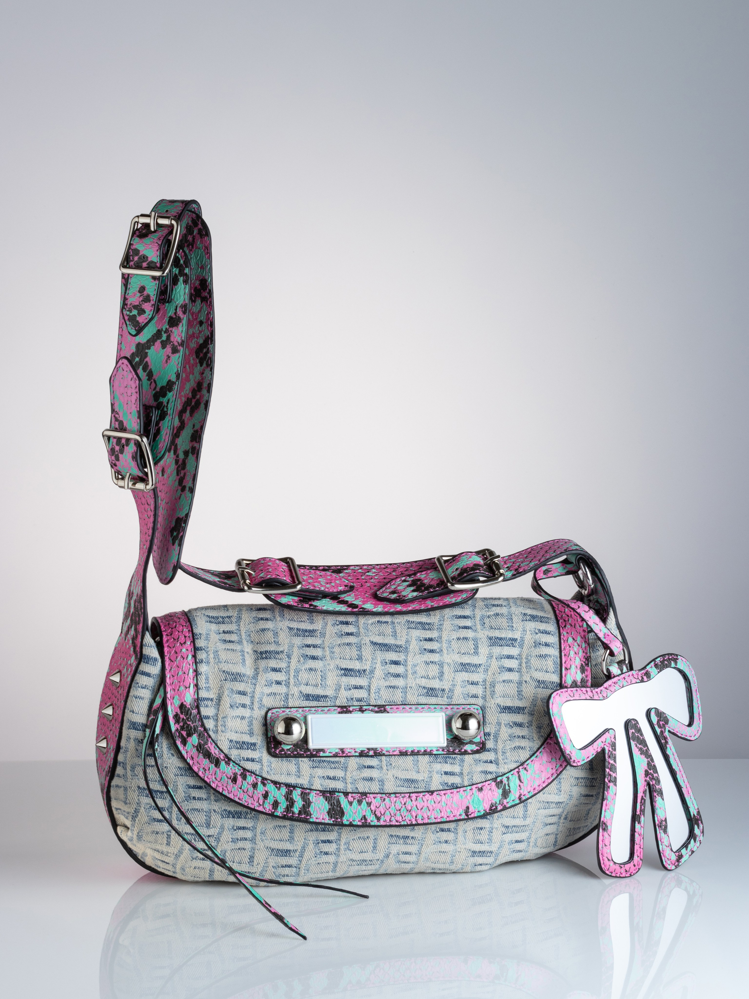 Съёмка сумок для карточек товаров на Вайлдберриз. Предметный фотограф в Нижнем Новгороде Денис Павлов