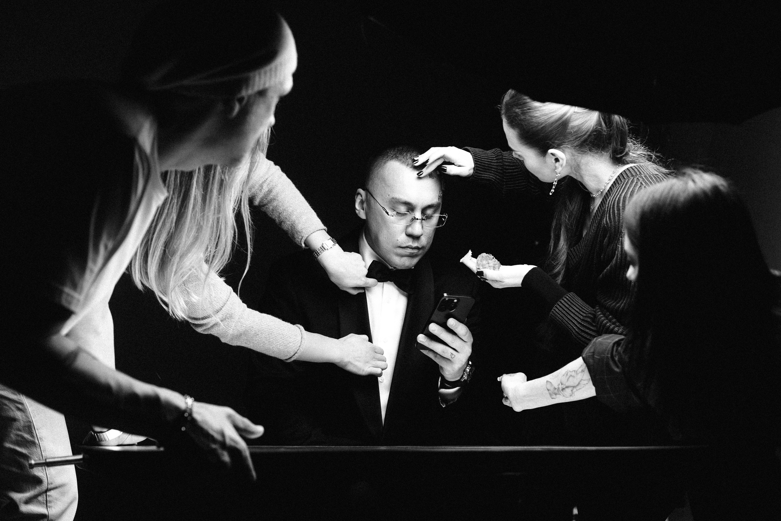 Бэкстейдж со съёмки Дмитрия Портнягина у Валентина Блоха. Коммерческий фотограф в Москве — Антон Ермаков