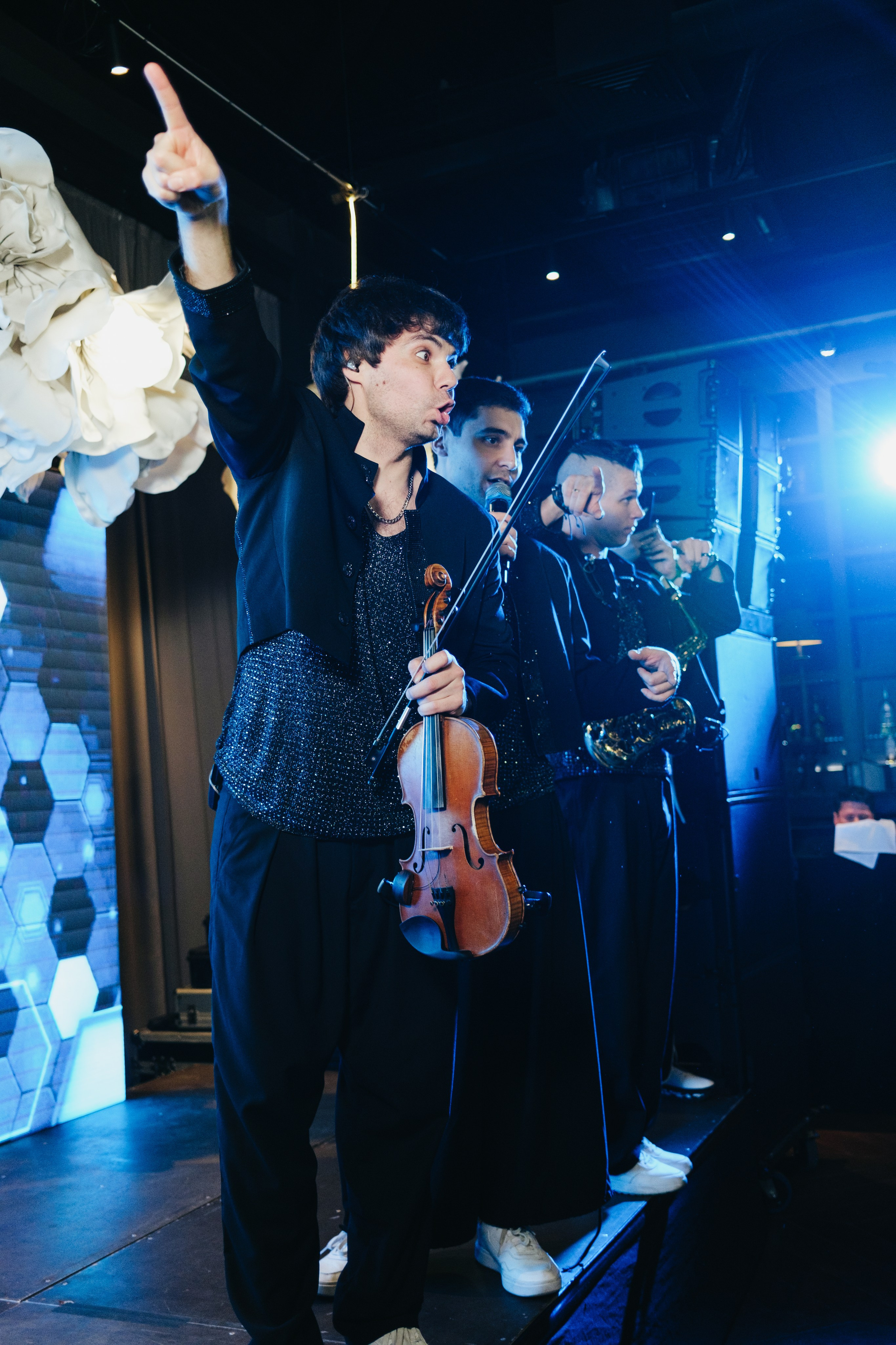 Корпоратив в Сириусу (Адлер) 10 лет компании. Свадебный фотограф Денис Ожигин в Краснодаре и крае. Эмоциональная и стильная съемка вашего дня