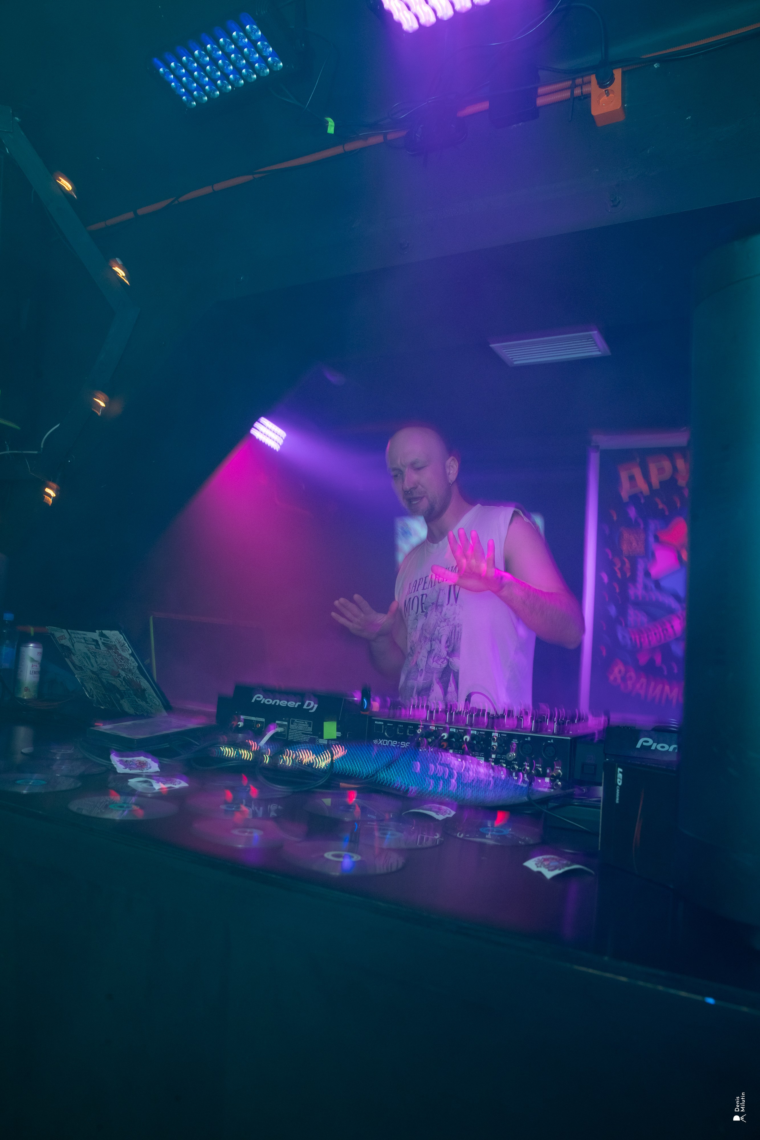 Клуб Рядом — Дискотека 2000х. Портретный фотограф Денис Милютин