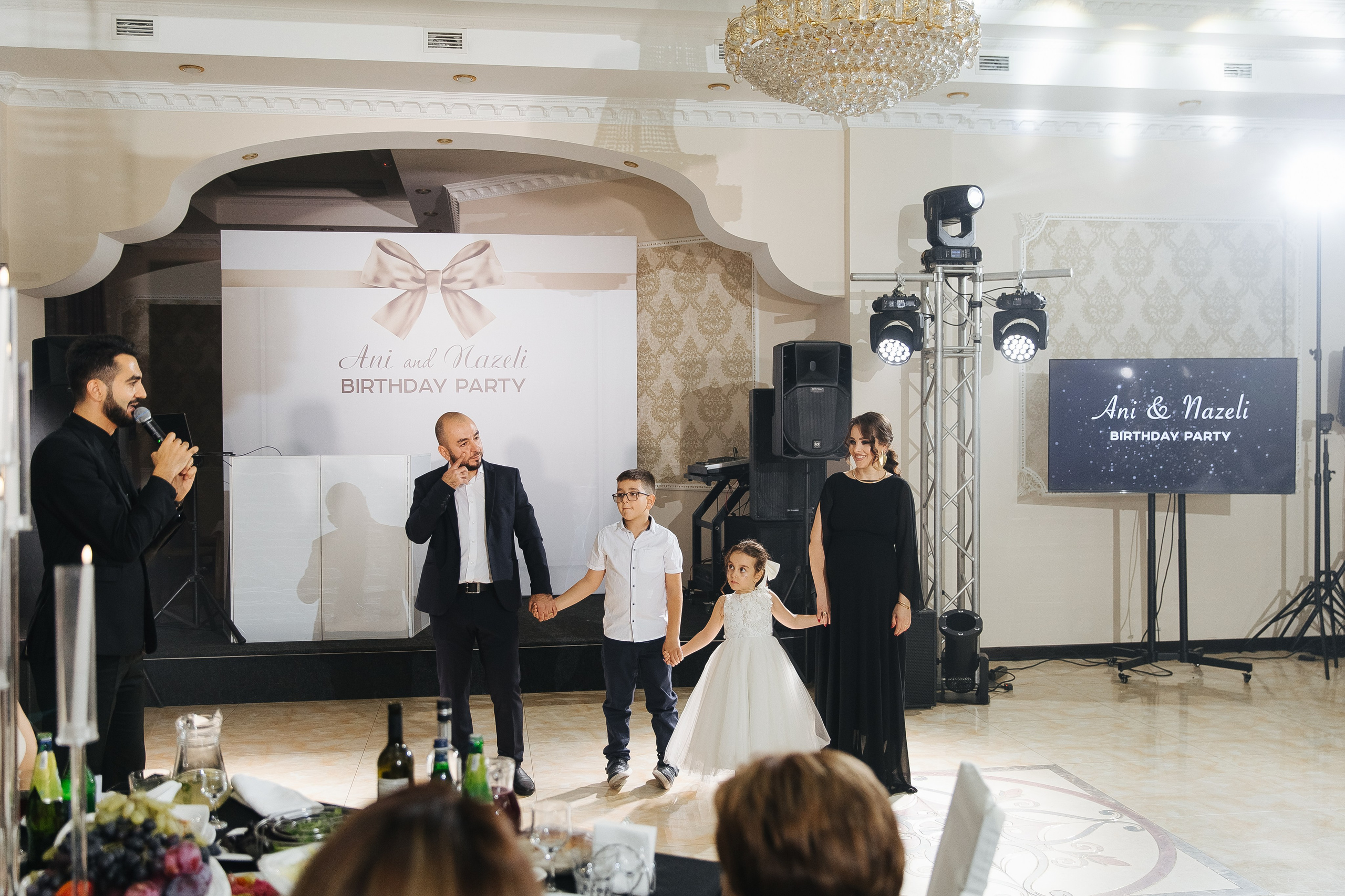 Ани и Назели. 35&5 День рождения, «Янтарь». Фотограф в Красноярске Надежда Воскресенская