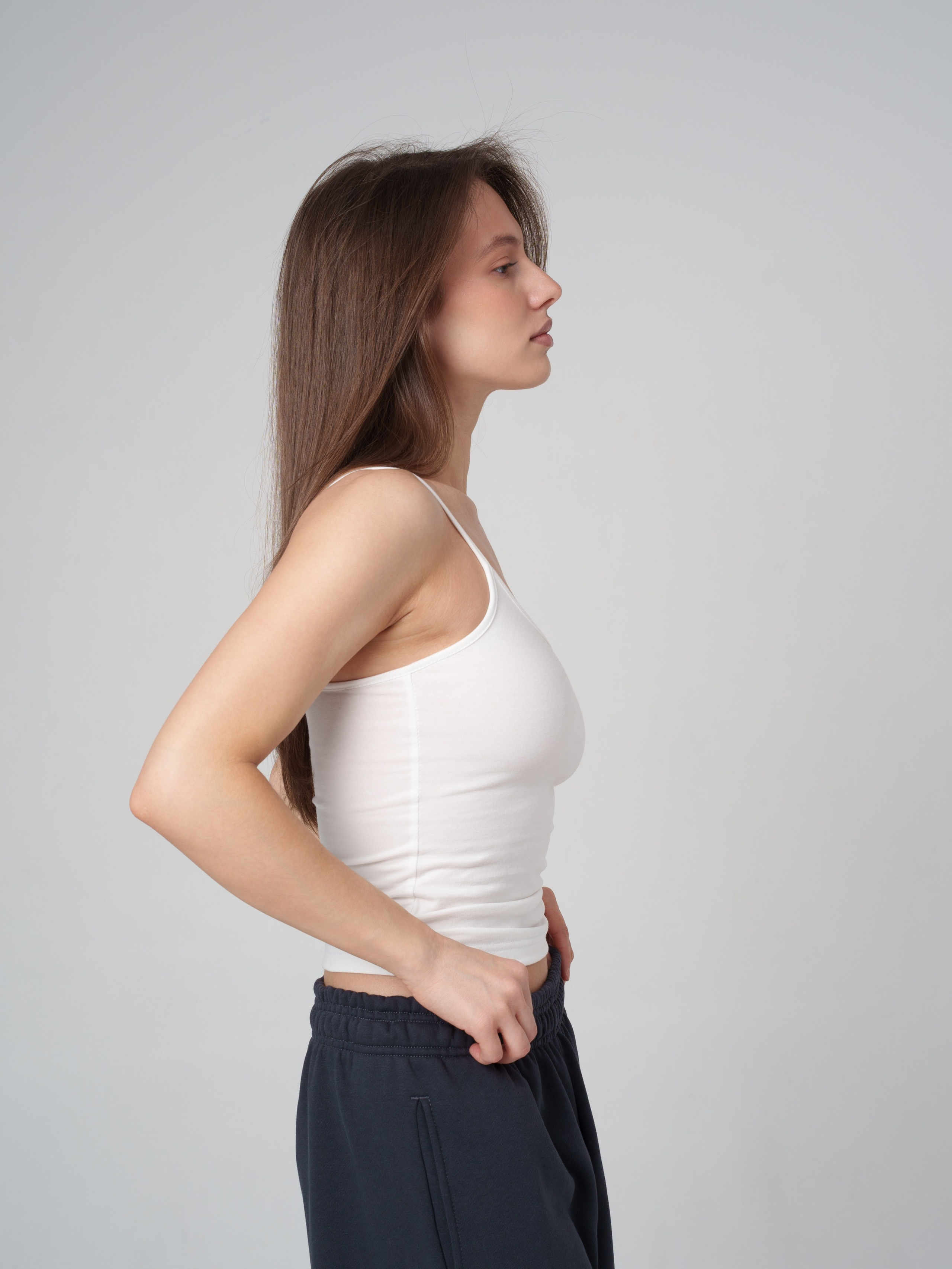 Топы на сером фоне. Иван Упоров — фотограф, рилсмейкер чебоксары