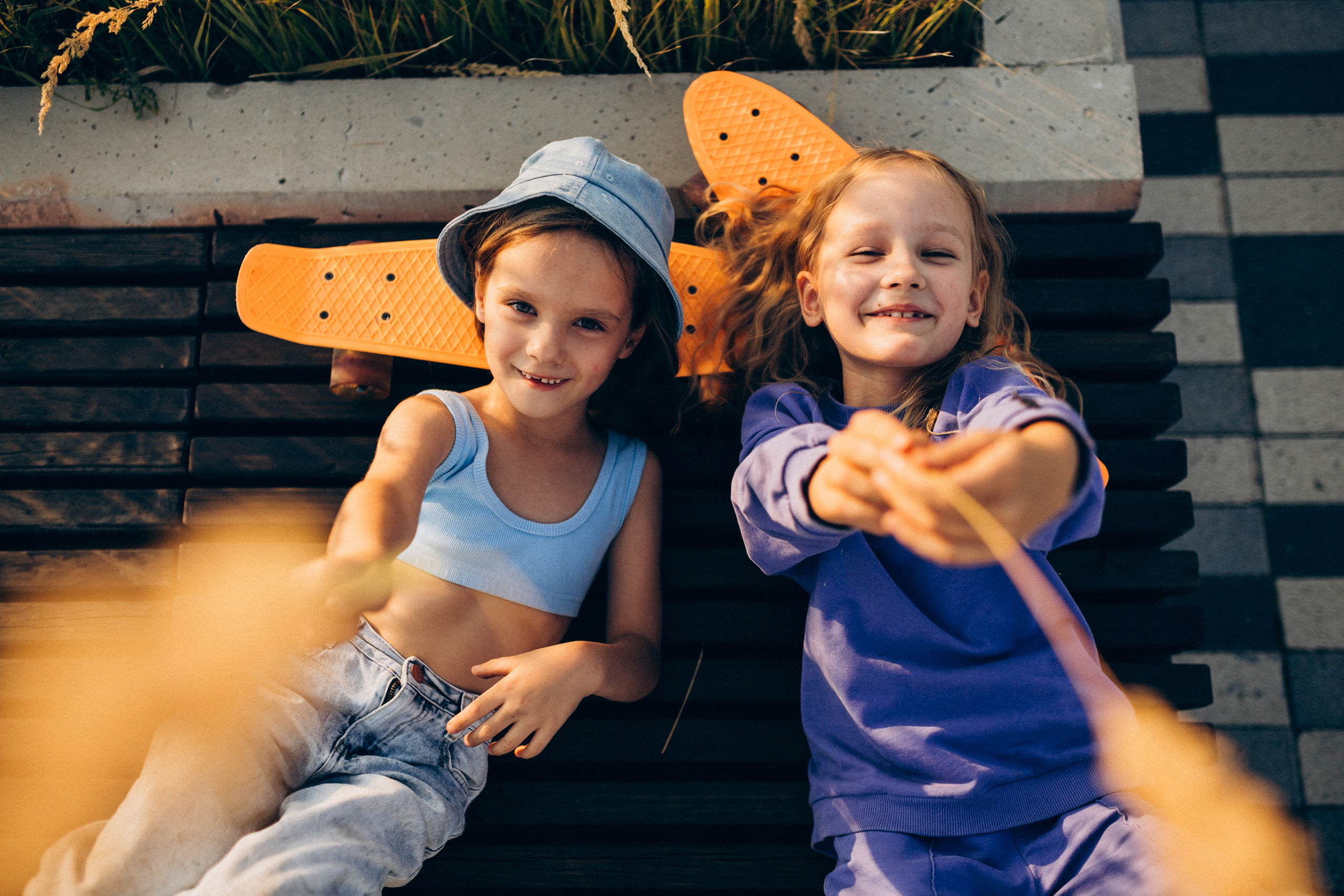 девочки подружки совместная фотосессия со скейтами