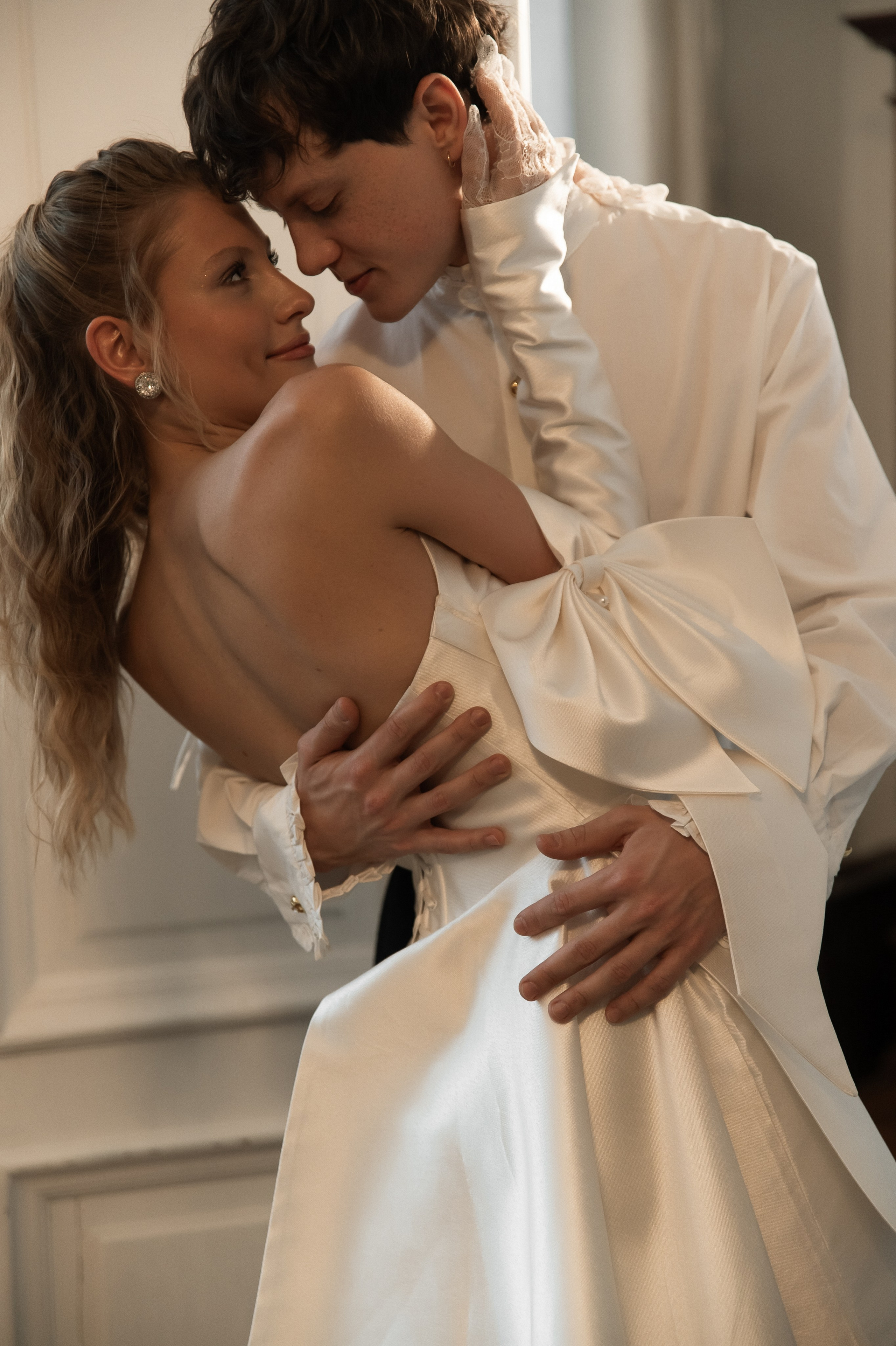 Свадебная съемка в исторической квартире на Чистых прудах. Ярослава Ерина — свадебный фотограф в Москве