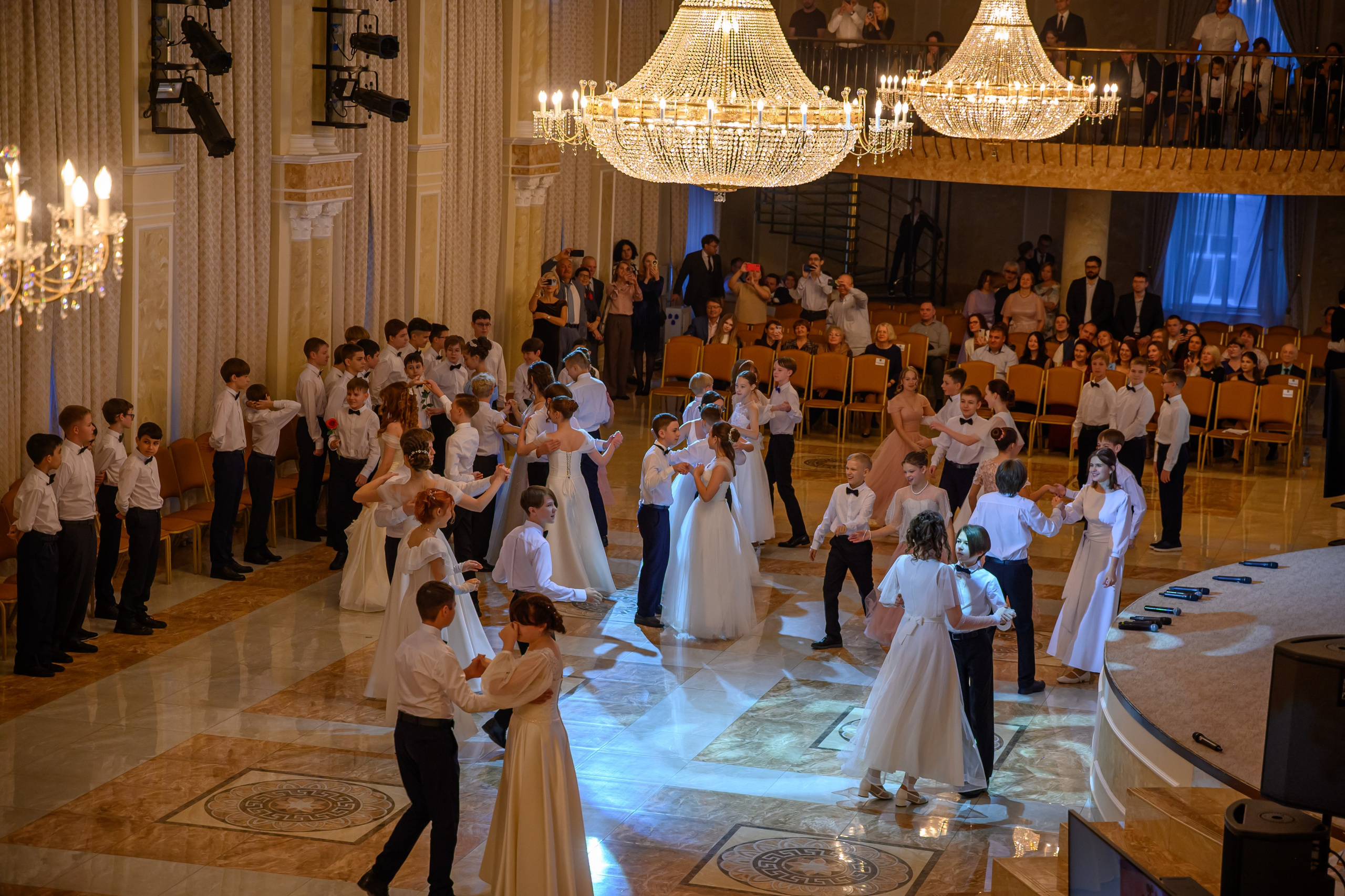 Бал ФМШ 7 класс. Фотограф новорожденных, семейный детский в Тюмени Татьяна Морозова